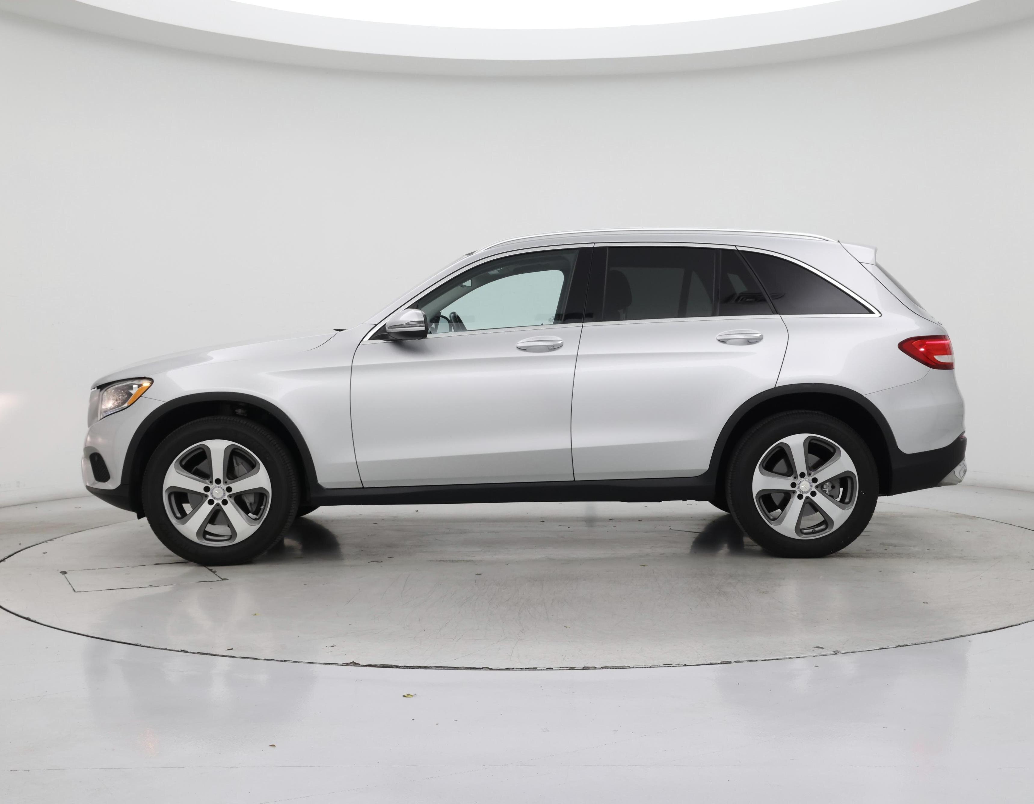 Thumbnail: 2017 Mercedes-Benz GLC - 3