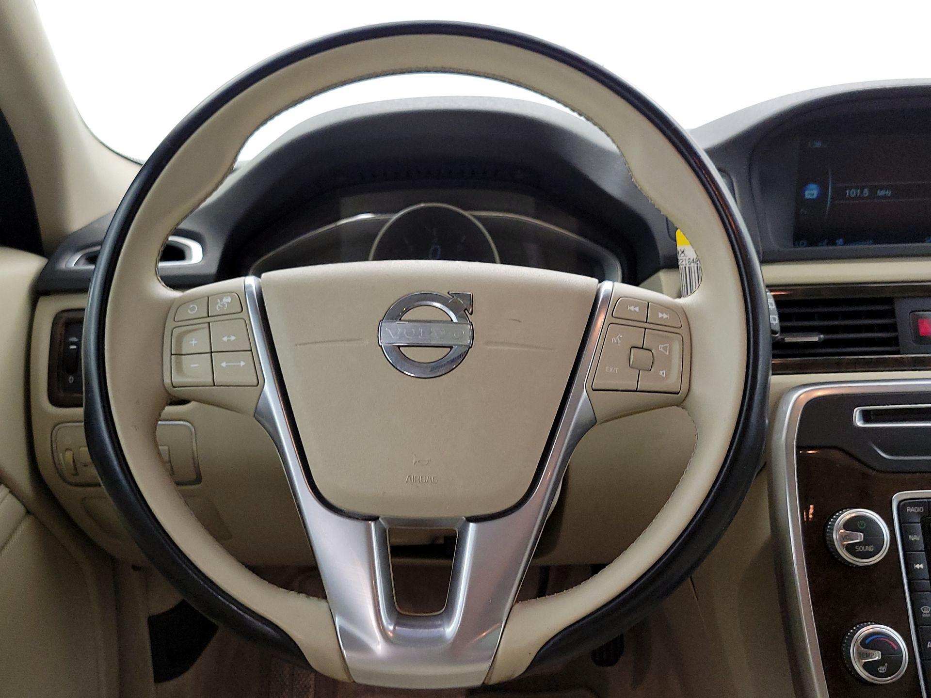 Thumbnail: 2015 Volvo XC70 - 10