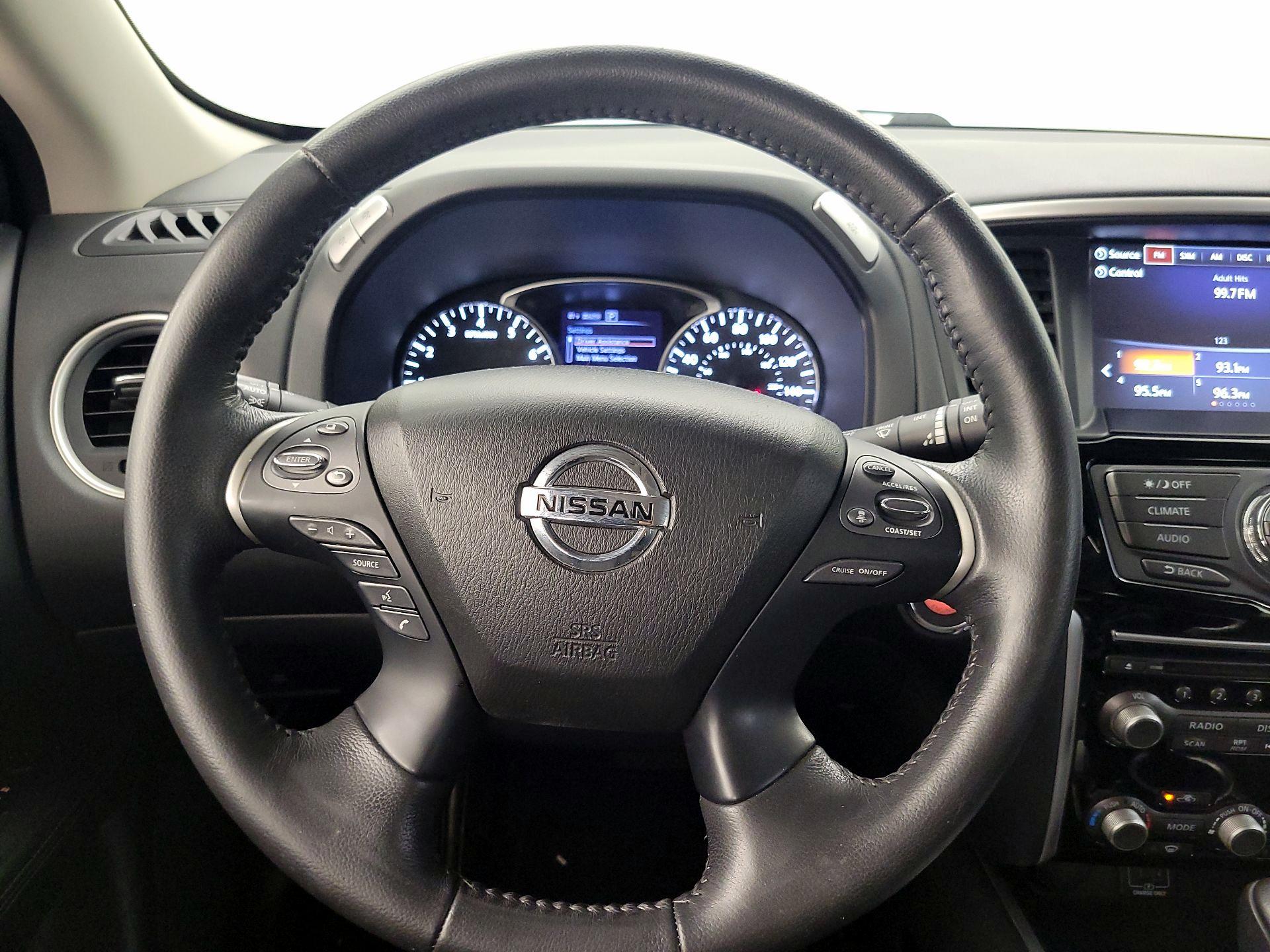 Thumbnail: 2020 Nissan Pathfinder - 10