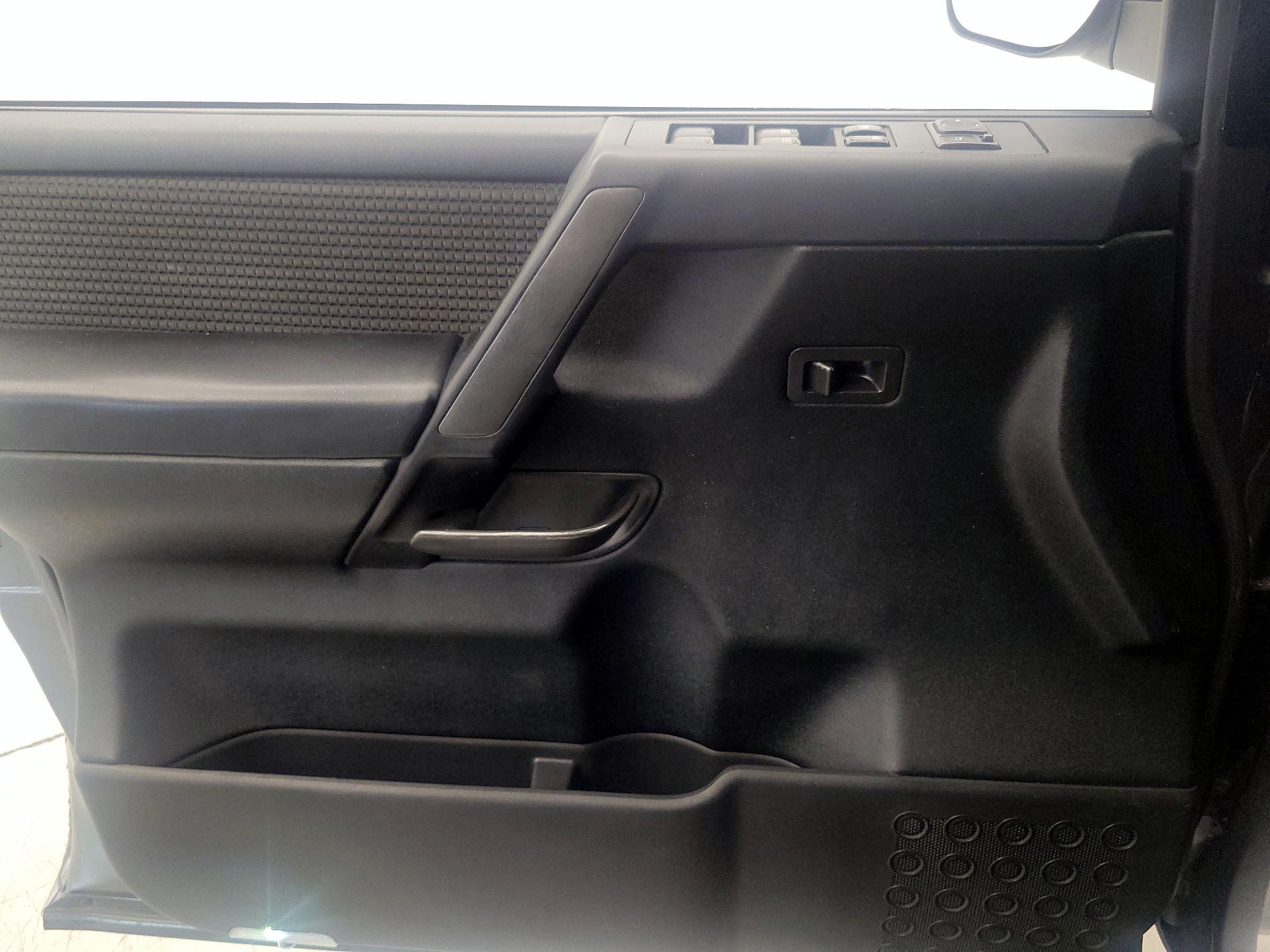Thumbnail: 2014 Nissan Titan - 12