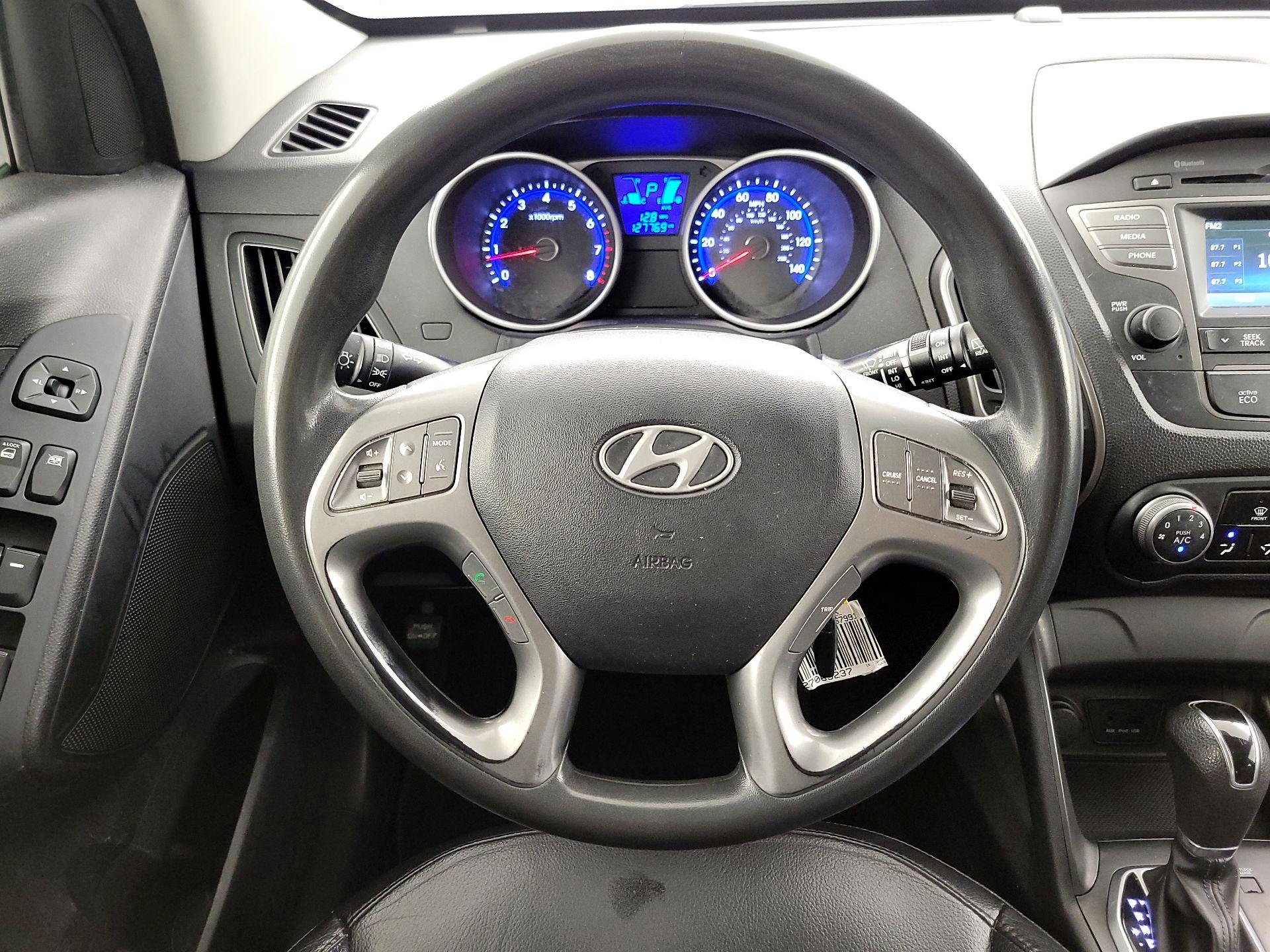 Thumbnail: 2015 Hyundai Tucson - 10