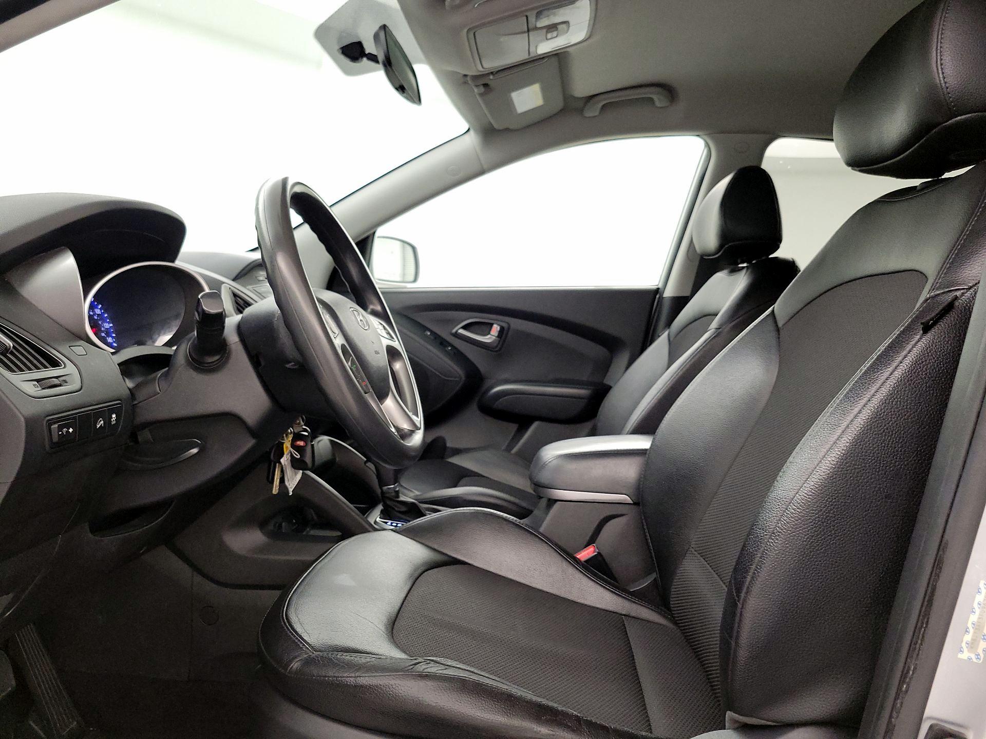 Thumbnail: 2015 Hyundai Tucson - 11