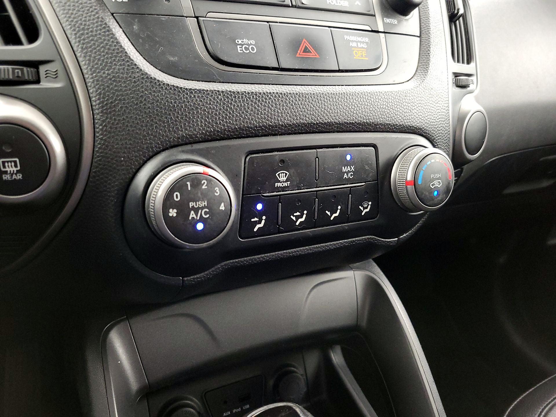 Thumbnail: 2015 Hyundai Tucson - 16