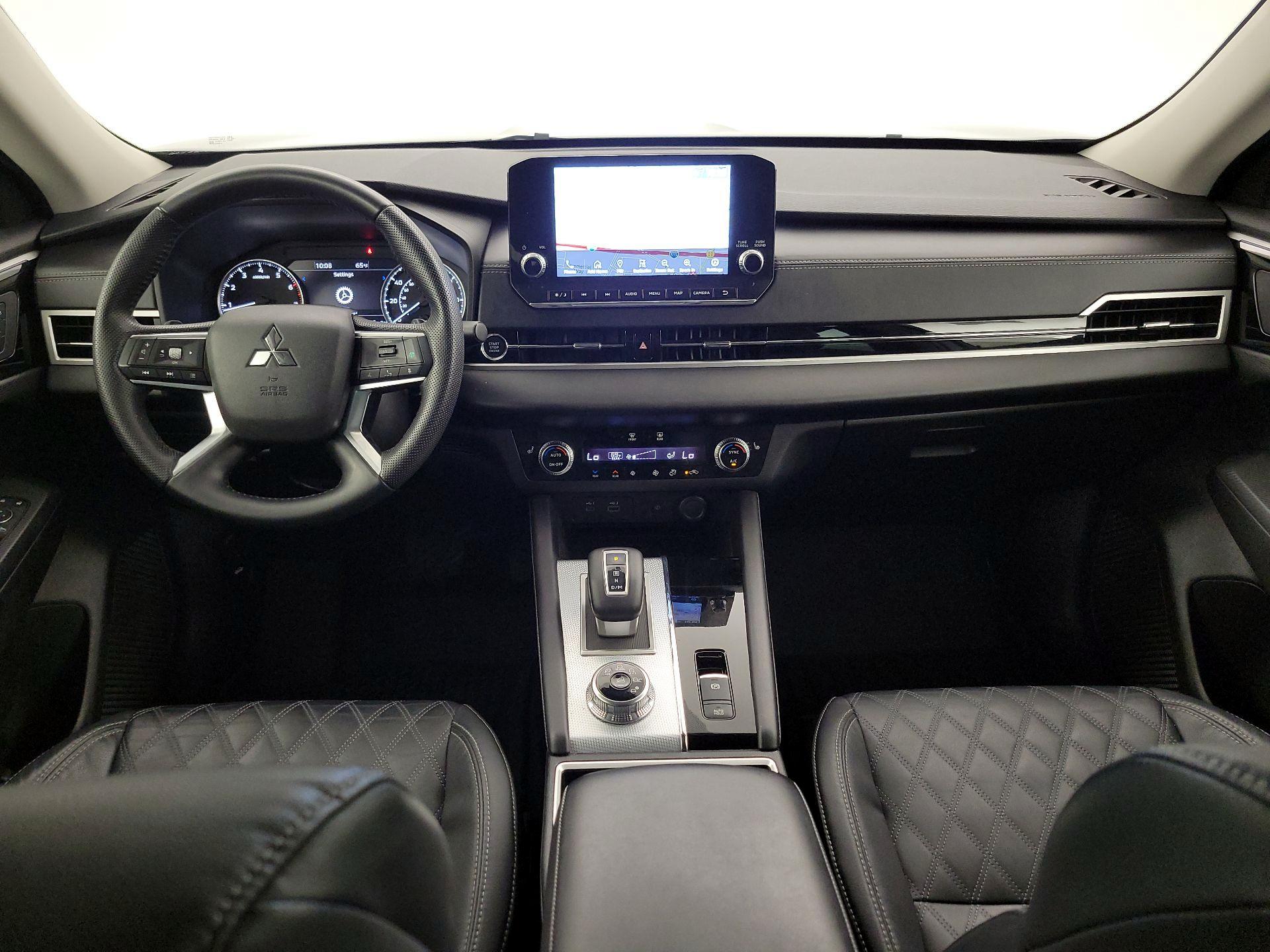 Thumbnail: 2022 Mitsubishi Outlander - 9