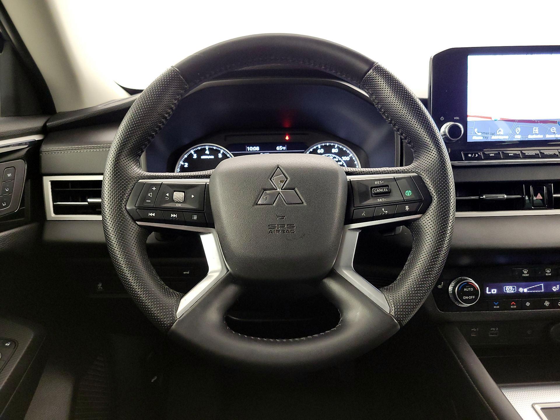 Thumbnail: 2022 Mitsubishi Outlander - 10