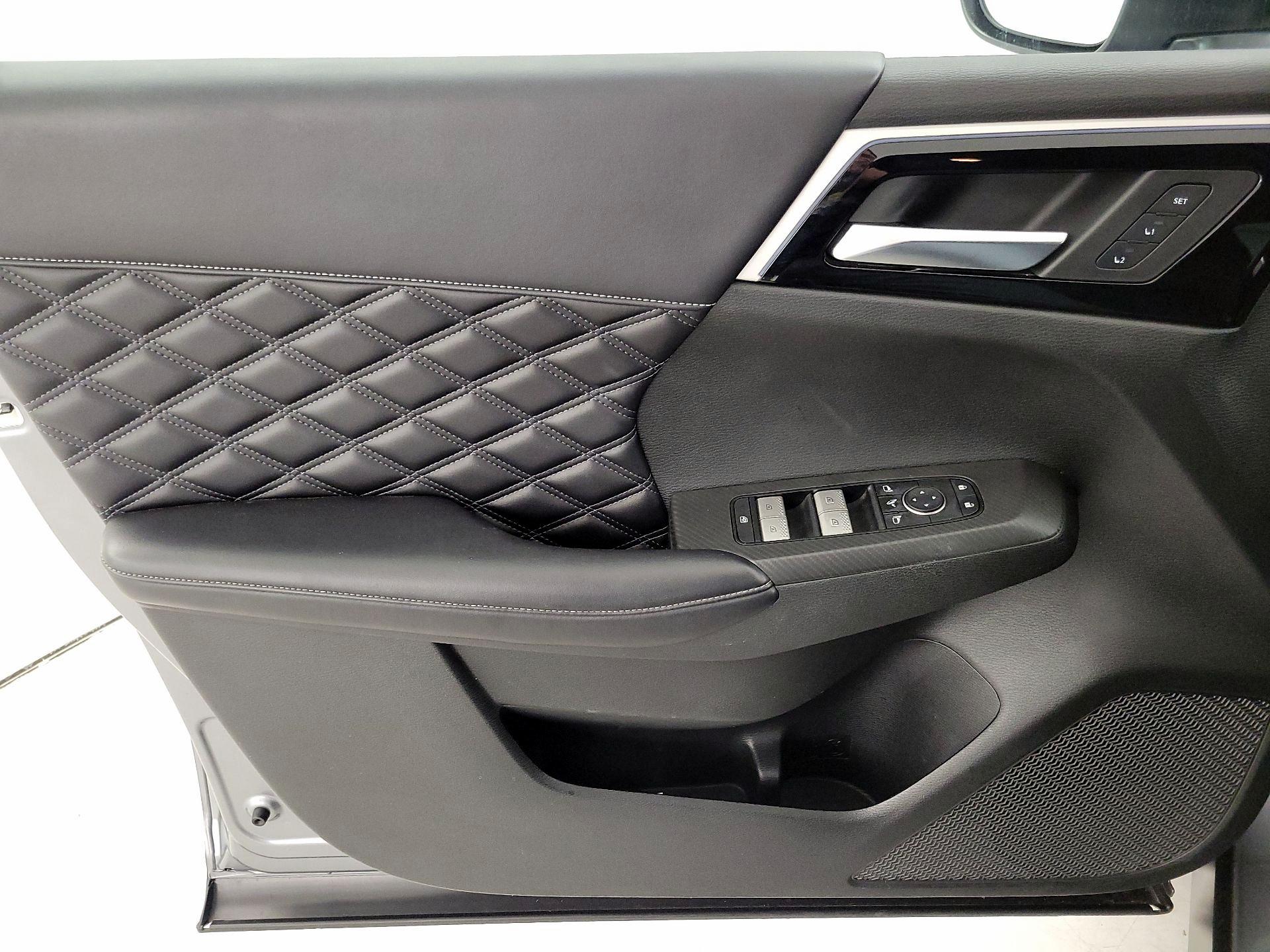 Thumbnail: 2022 Mitsubishi Outlander - 12
