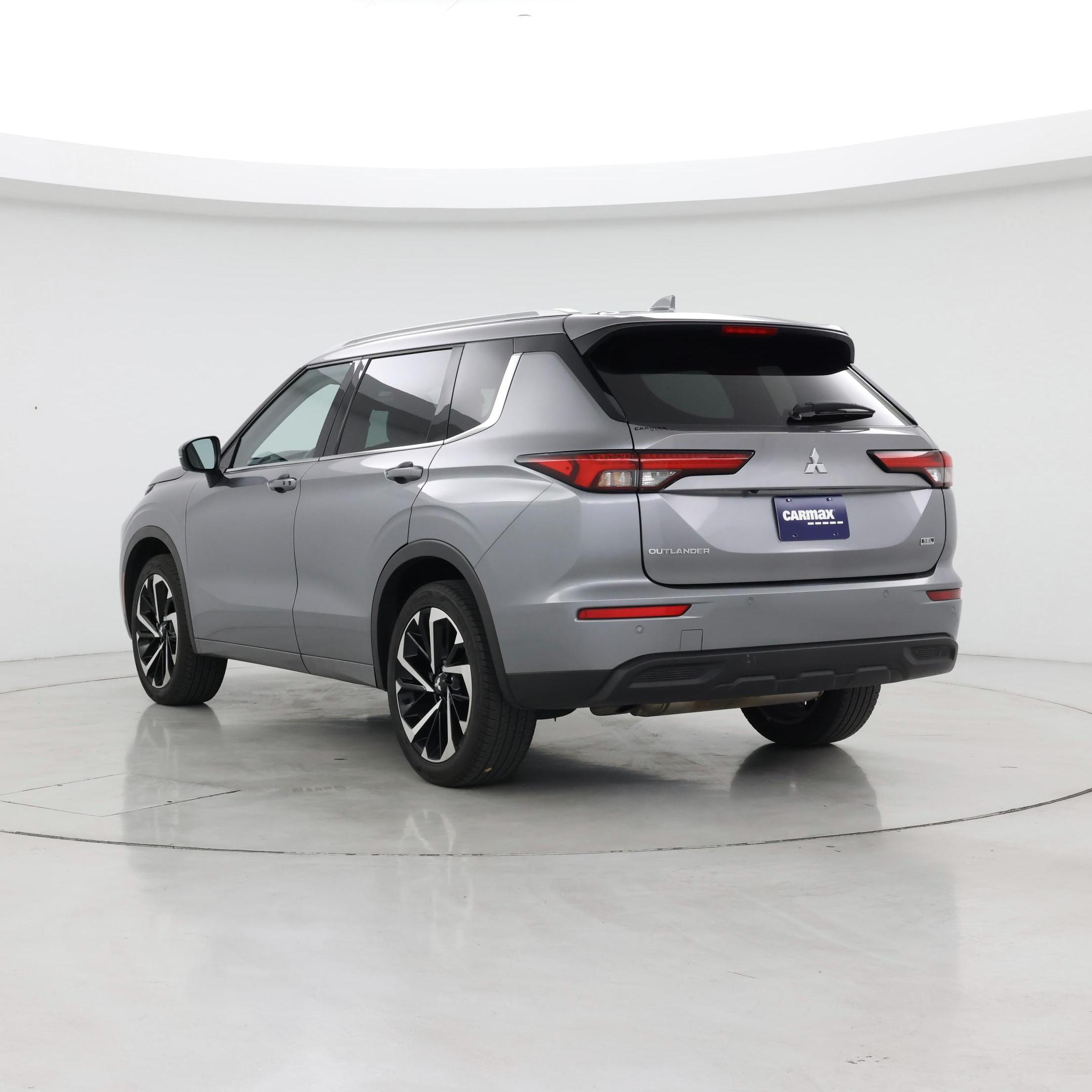 Thumbnail: 2022 Mitsubishi Outlander - 2