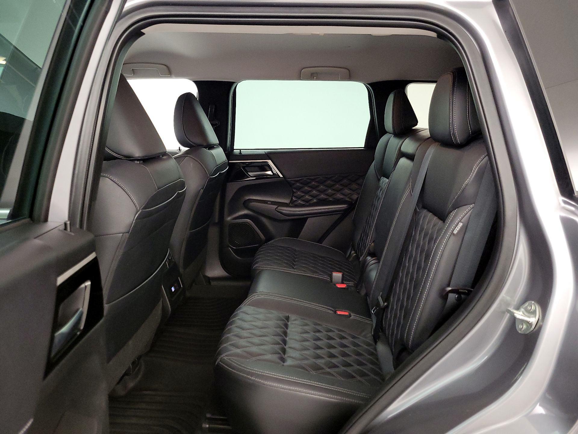 Thumbnail: 2022 Mitsubishi Outlander - 20