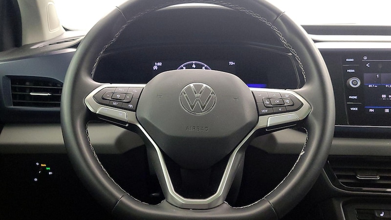 2022 Volkswagen Taos SE 10