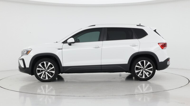 2022 Volkswagen Taos SE 3
