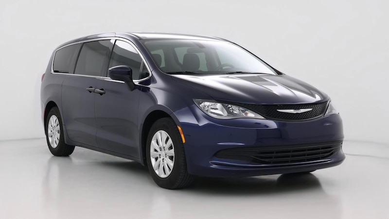 2018 Chrysler Pacifica L Hero Image