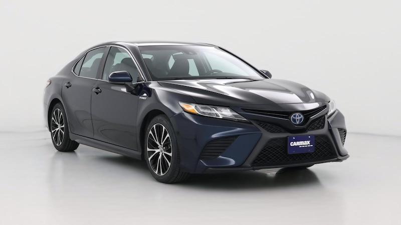 2020 Toyota Camry SE Hero Image