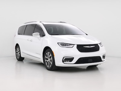 White 2022 Chrysler Pacifica Hybrid Pinnacle