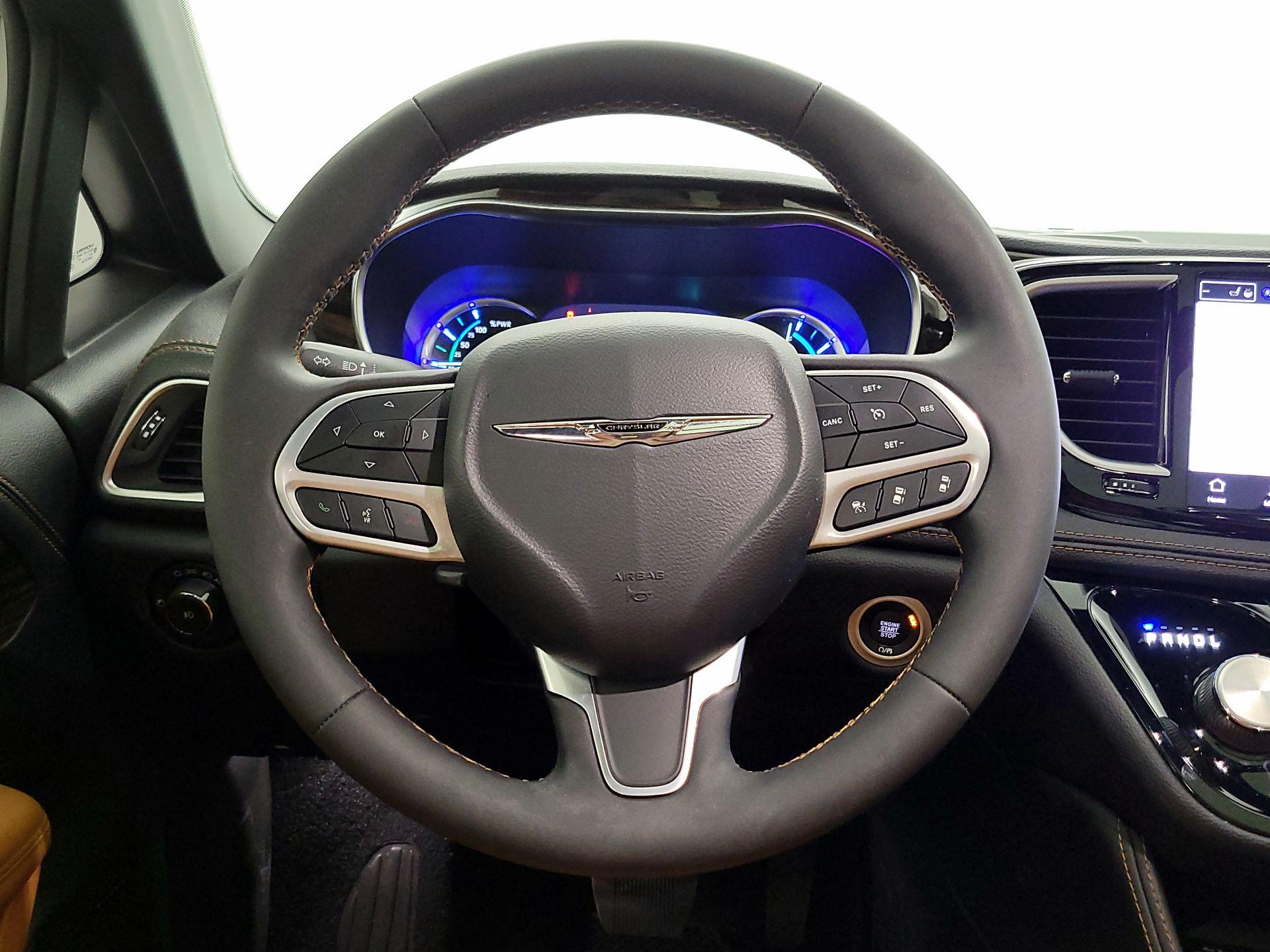 Thumbnail: 2022 Chrysler Pacifica - 10