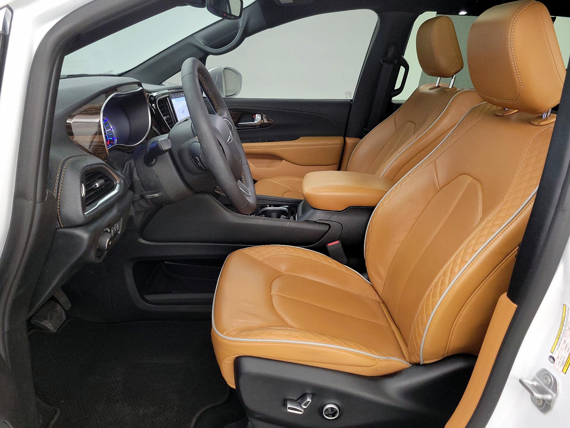 Thumbnail: 2022 Chrysler Pacifica - 11