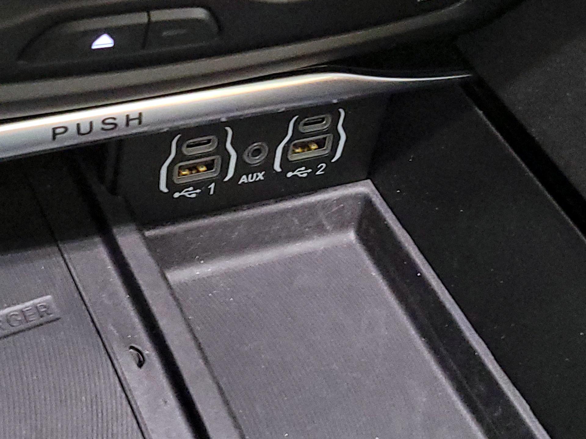 Thumbnail: 2022 Chrysler Pacifica - 19