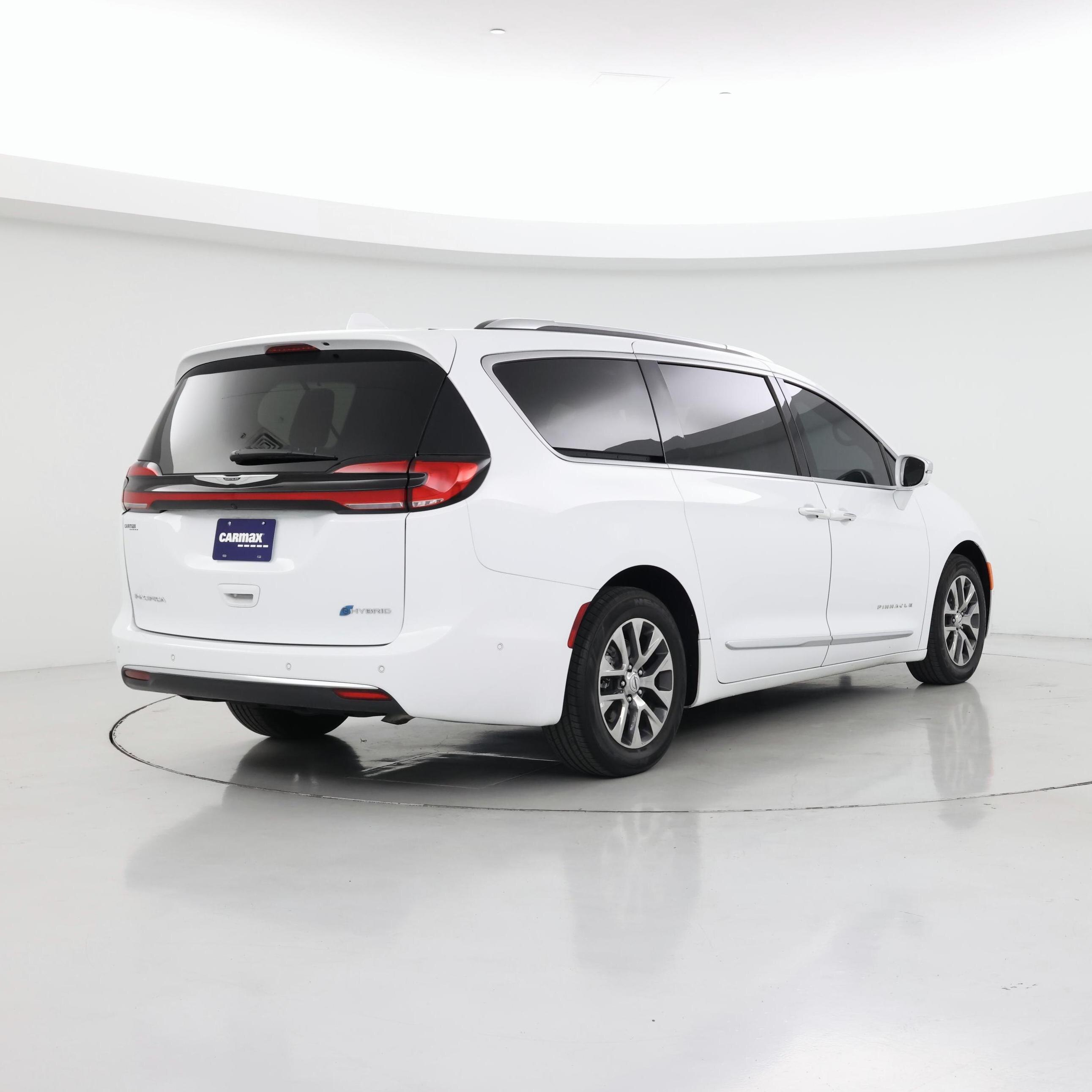 Thumbnail: 2022 Chrysler Pacifica - 8
