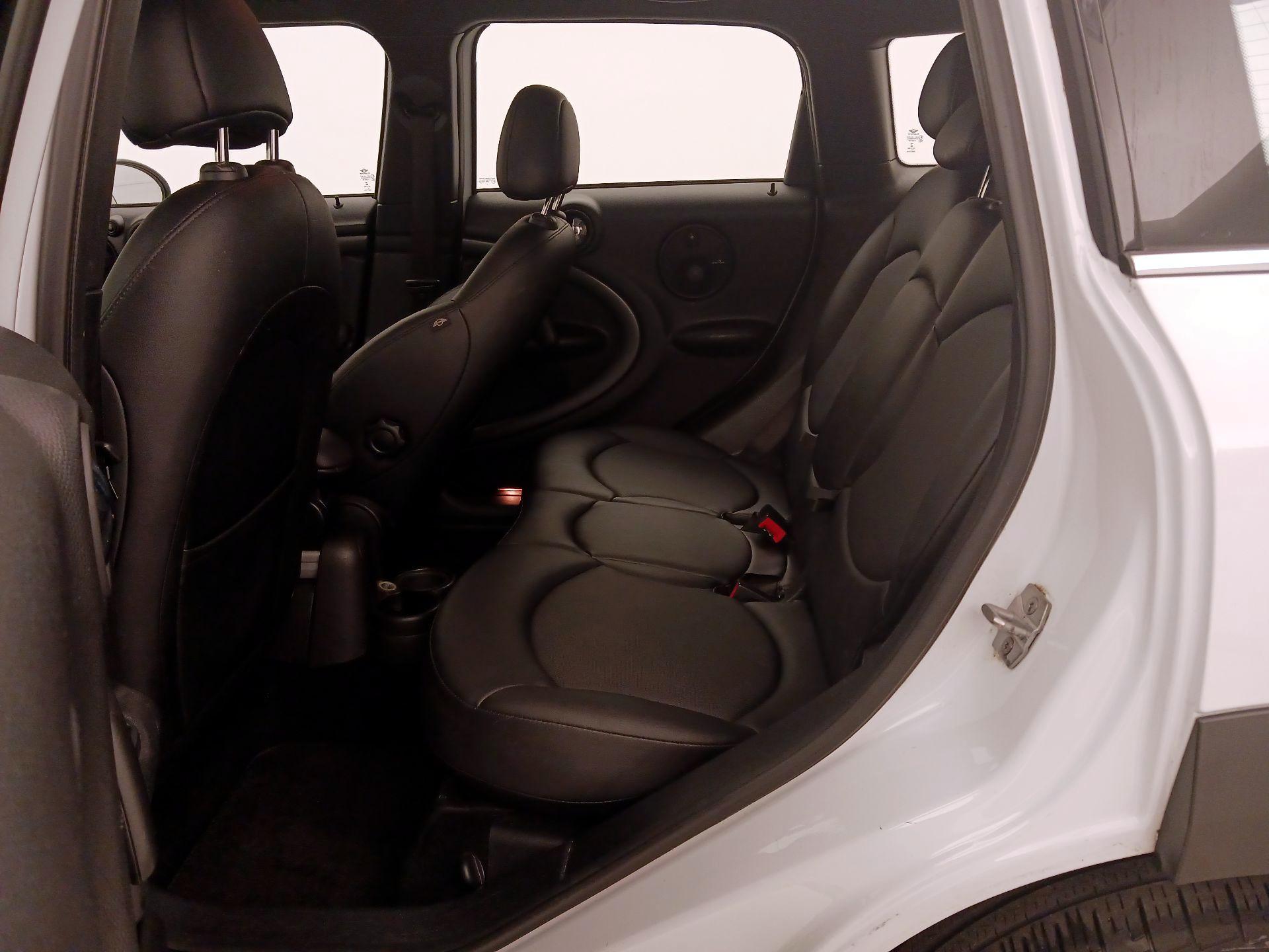 Thumbnail: 2016 MINI Cooper Countryman - 18