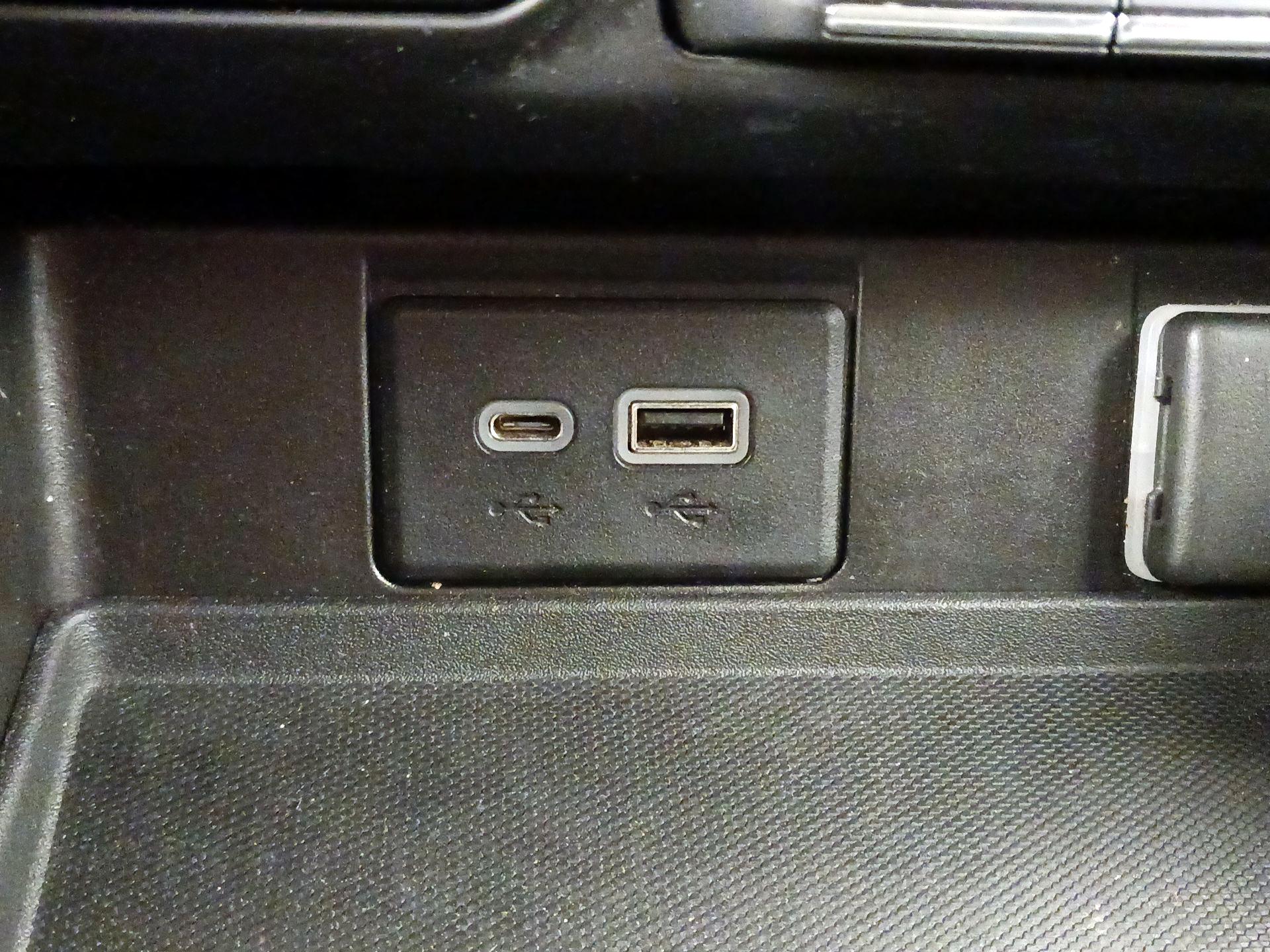 Thumbnail: 2021 Chevrolet Suburban - 18