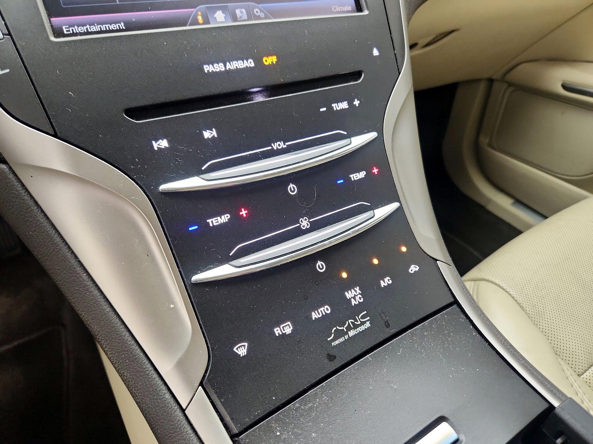 Thumbnail: 2015 Lincoln MKZ - 16