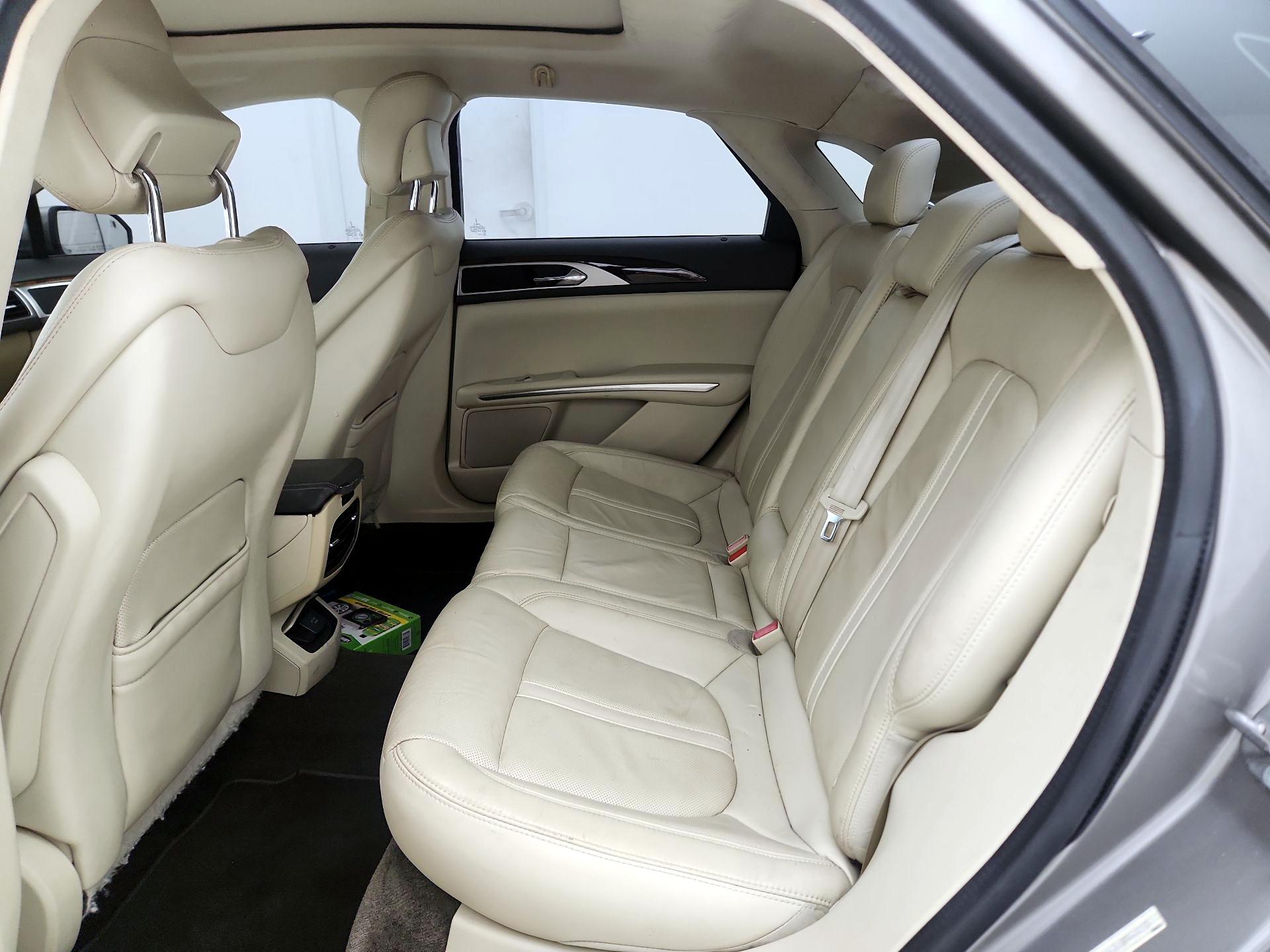 Thumbnail: 2015 Lincoln MKZ - 20