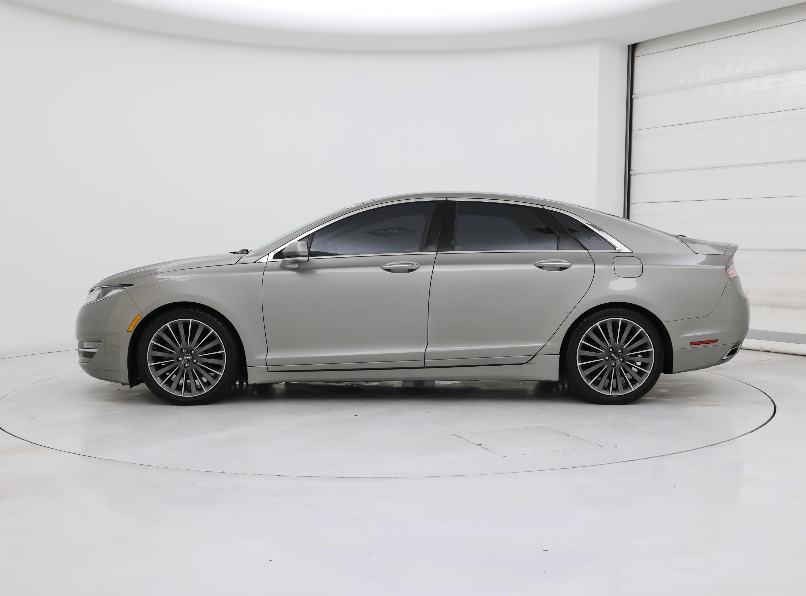 Thumbnail: 2015 Lincoln MKZ - 3