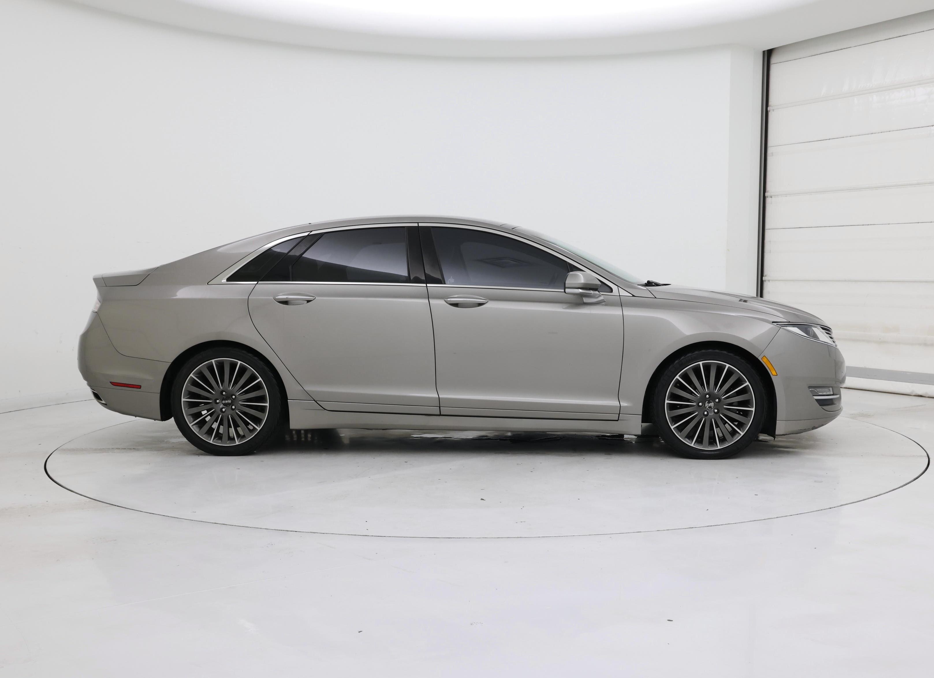 Thumbnail: 2015 Lincoln MKZ - 7