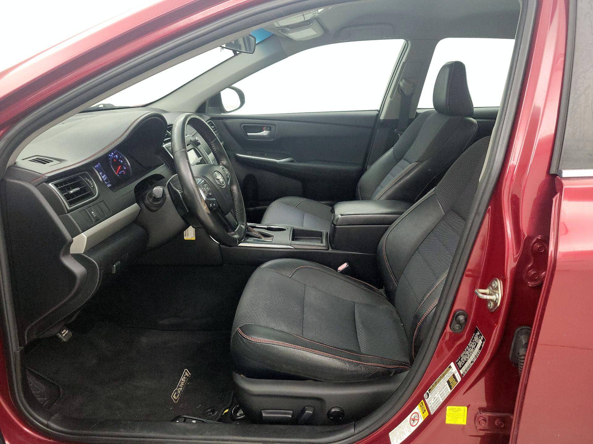 Thumbnail: 2016 Toyota Camry - 11