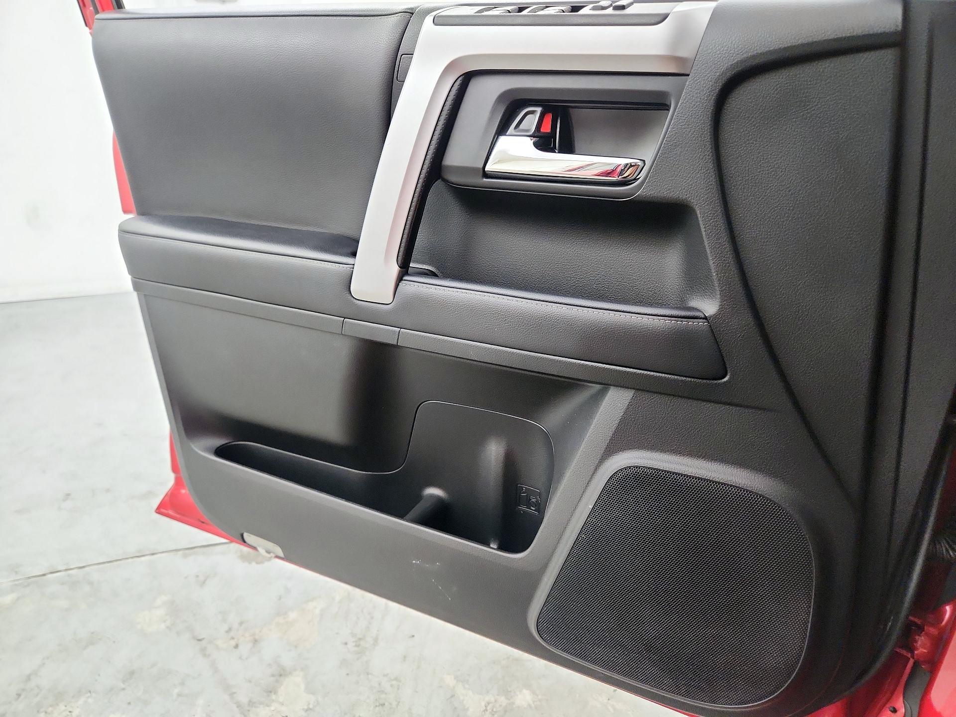 Thumbnail: 2022 Toyota 4Runner - 12