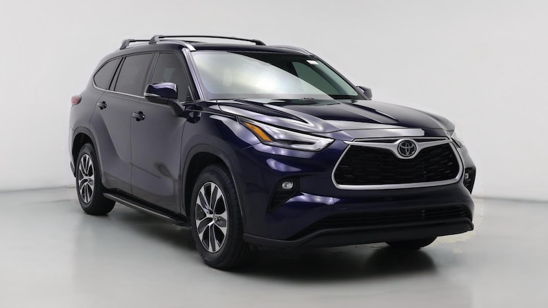 2021 Toyota Highlander XLE Hero Image