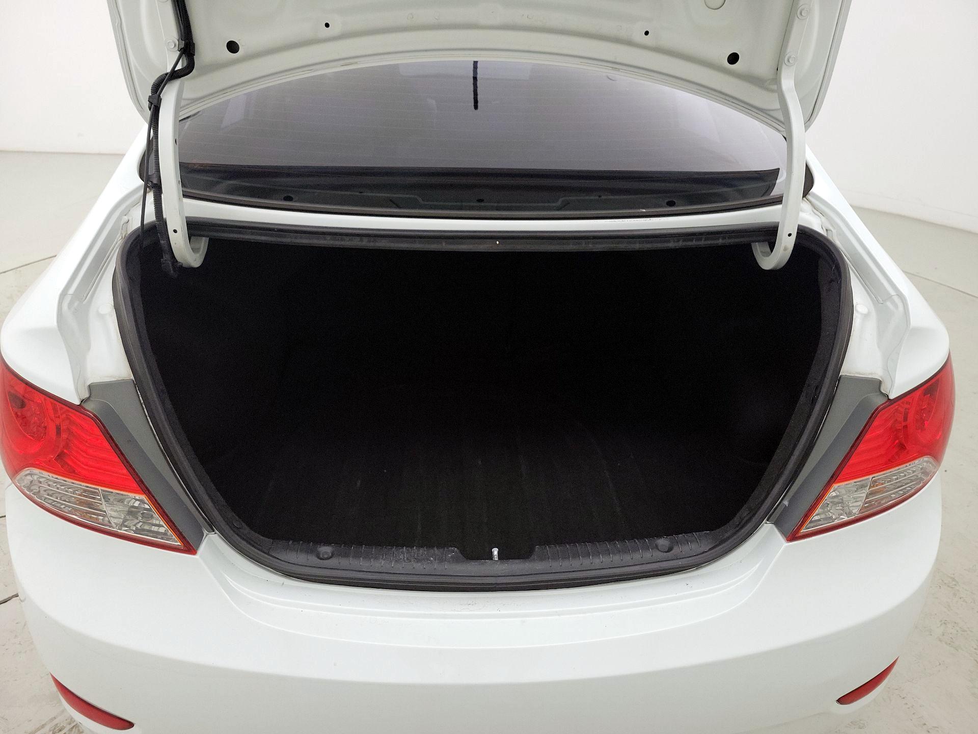 Thumbnail: 2013 Hyundai Accent - 19