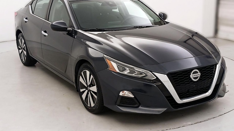 2021 Nissan Altima SV Hero Image