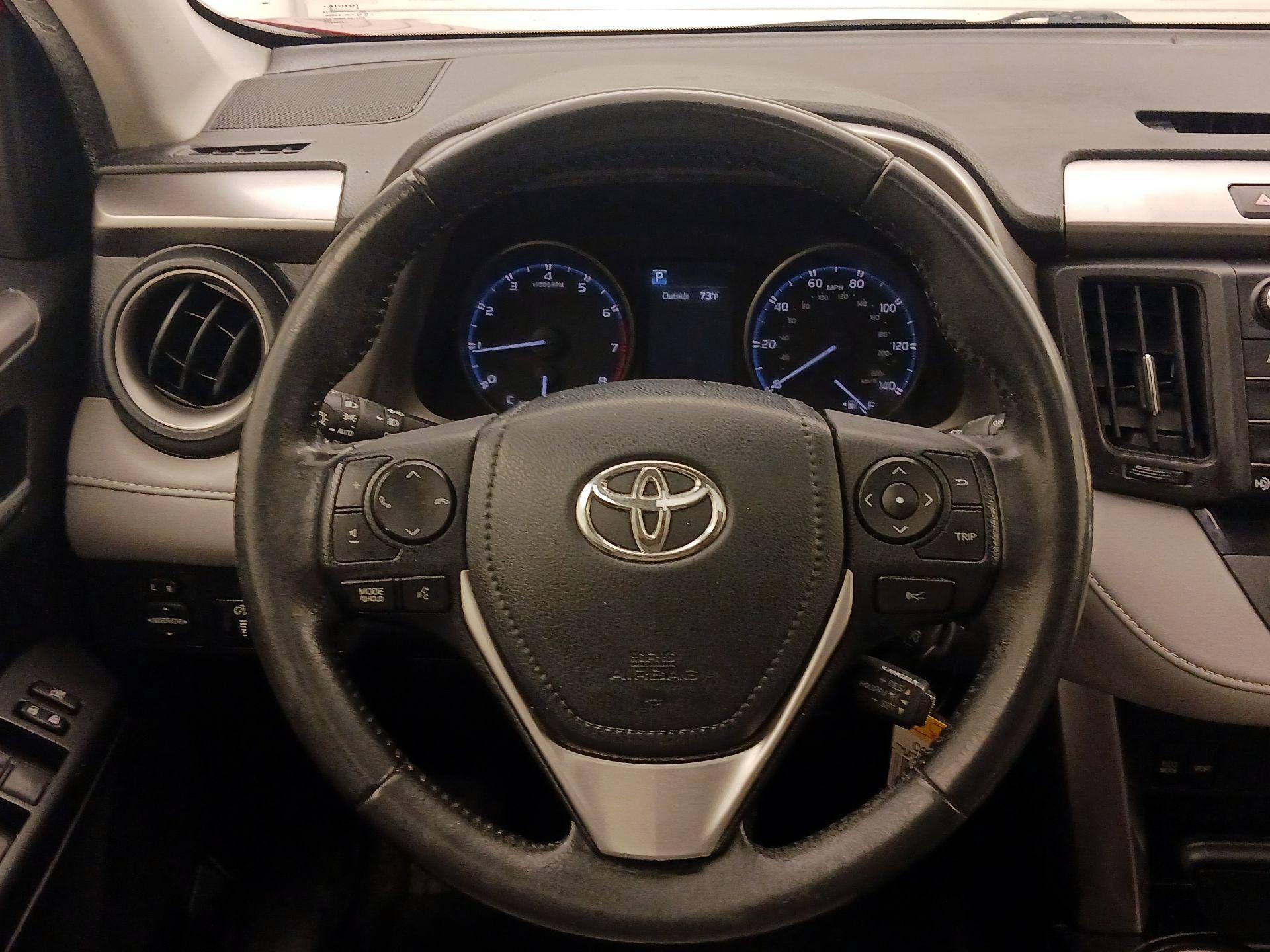 Thumbnail: 2017 Toyota RAV4 - 10