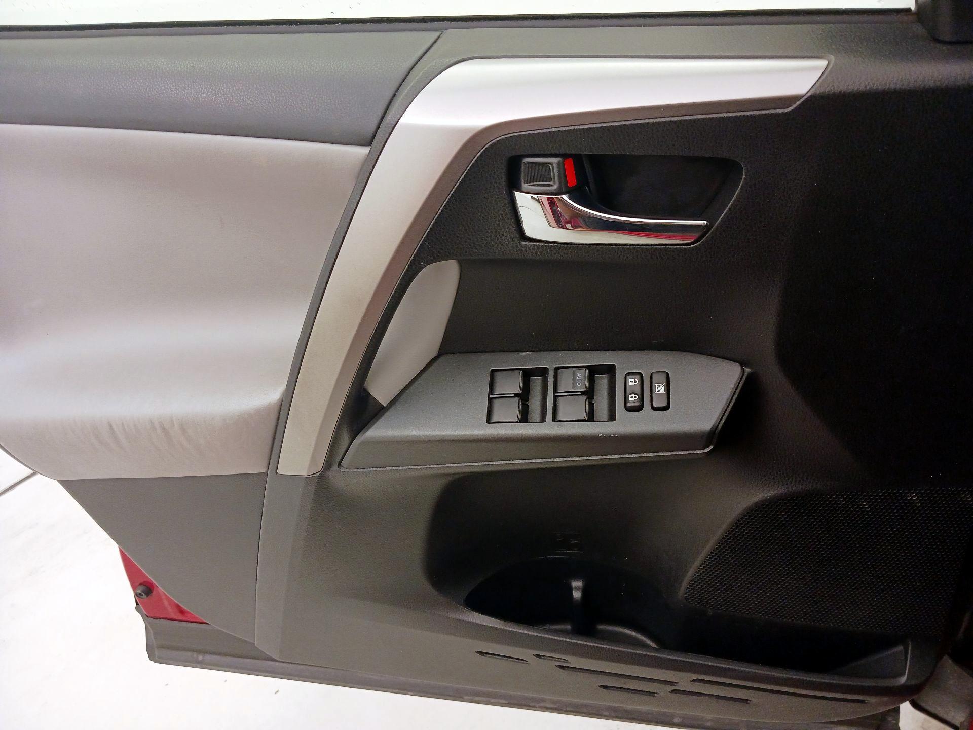 Thumbnail: 2017 Toyota RAV4 - 12