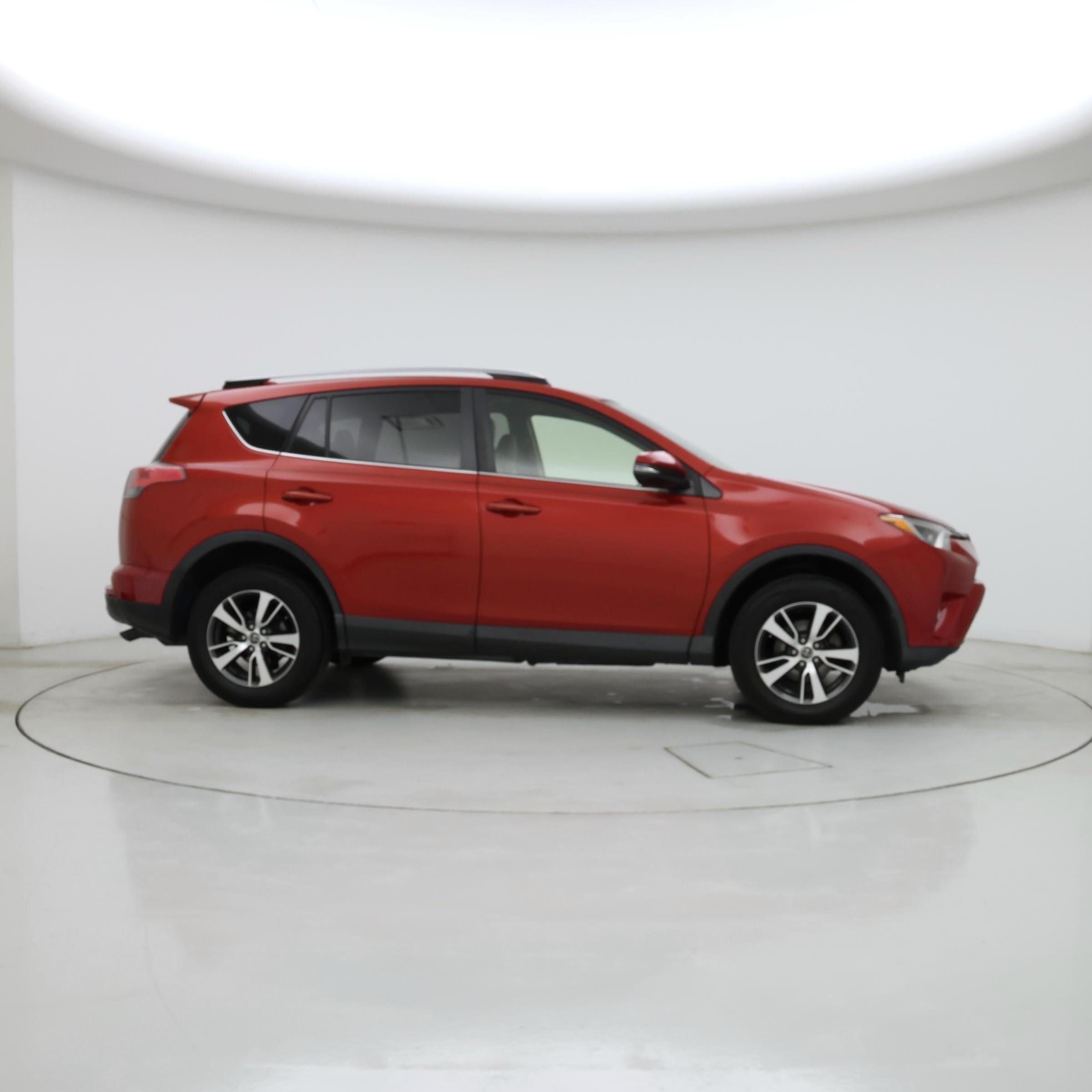 Thumbnail: 2017 Toyota RAV4 - 7
