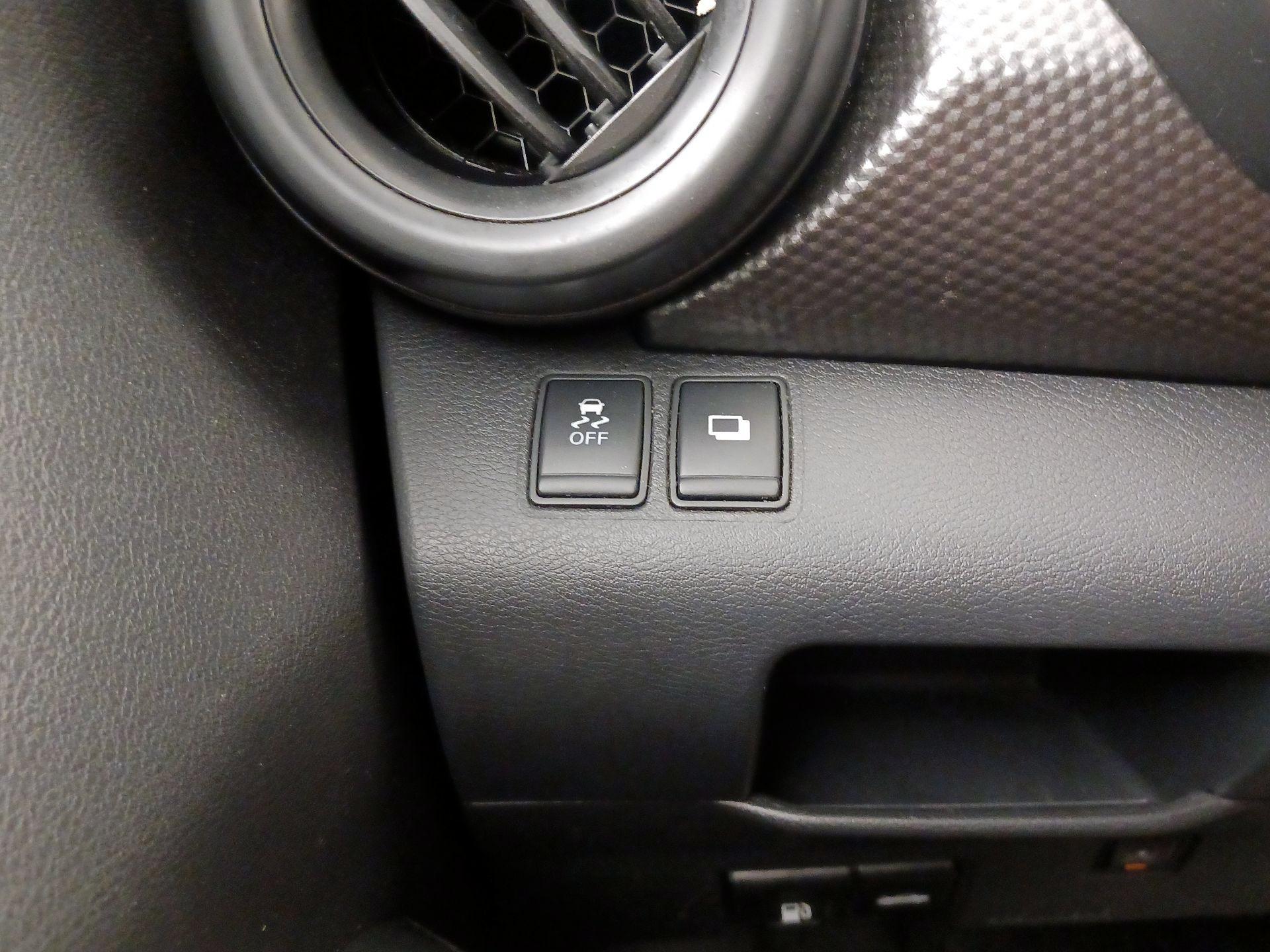 Thumbnail: 2018 Nissan Kicks - 13