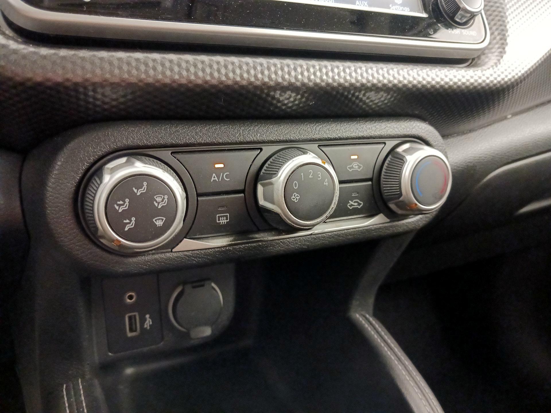 Thumbnail: 2018 Nissan Kicks - 16