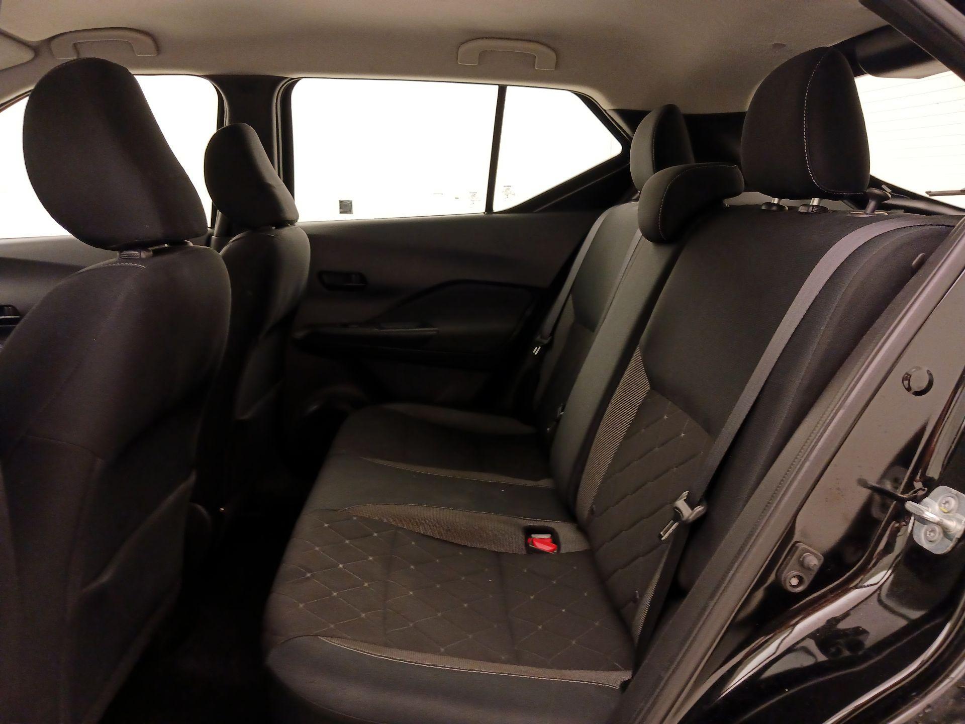 Thumbnail: 2018 Nissan Kicks - 19