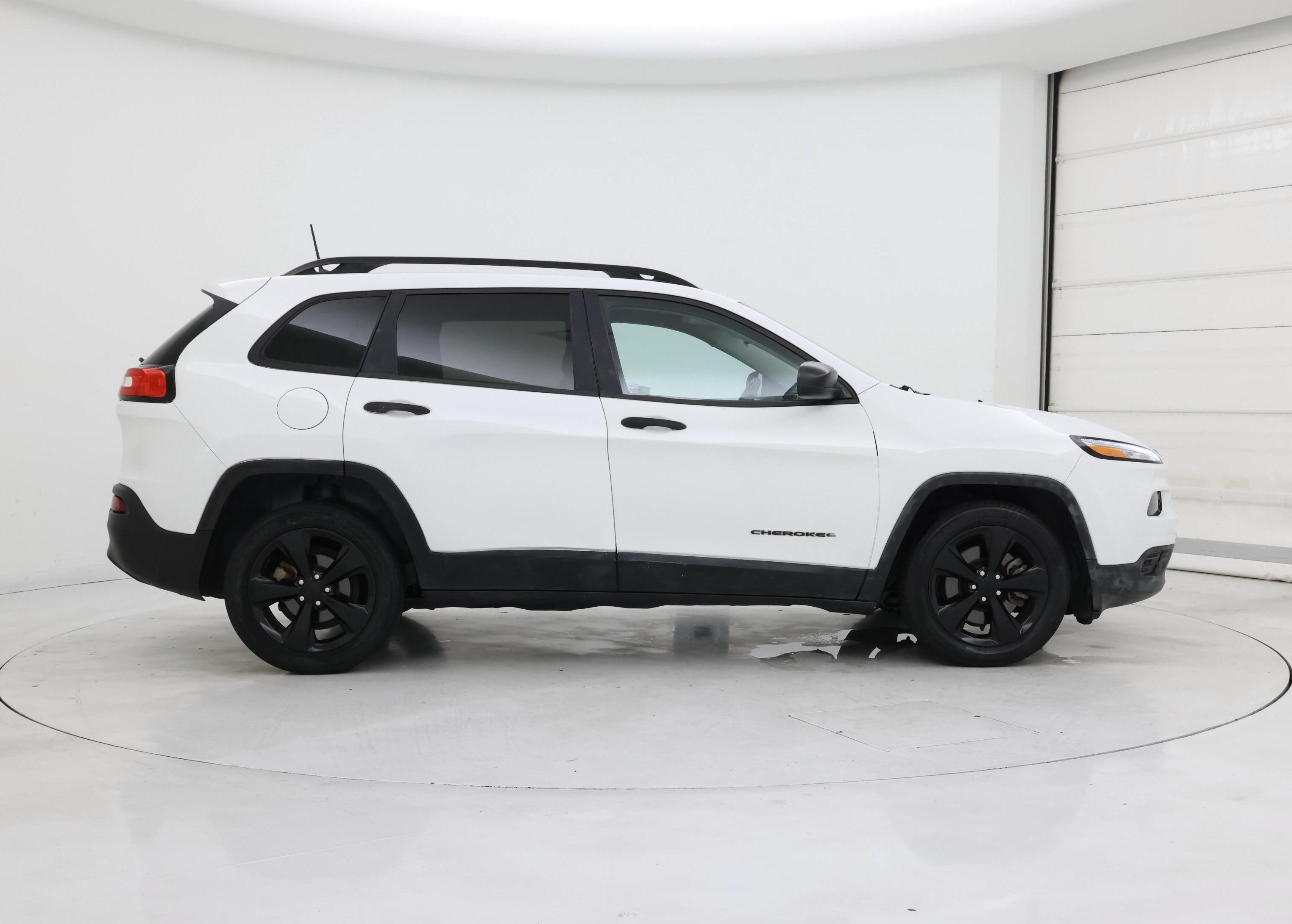 Thumbnail: 2016 Jeep Cherokee - 7