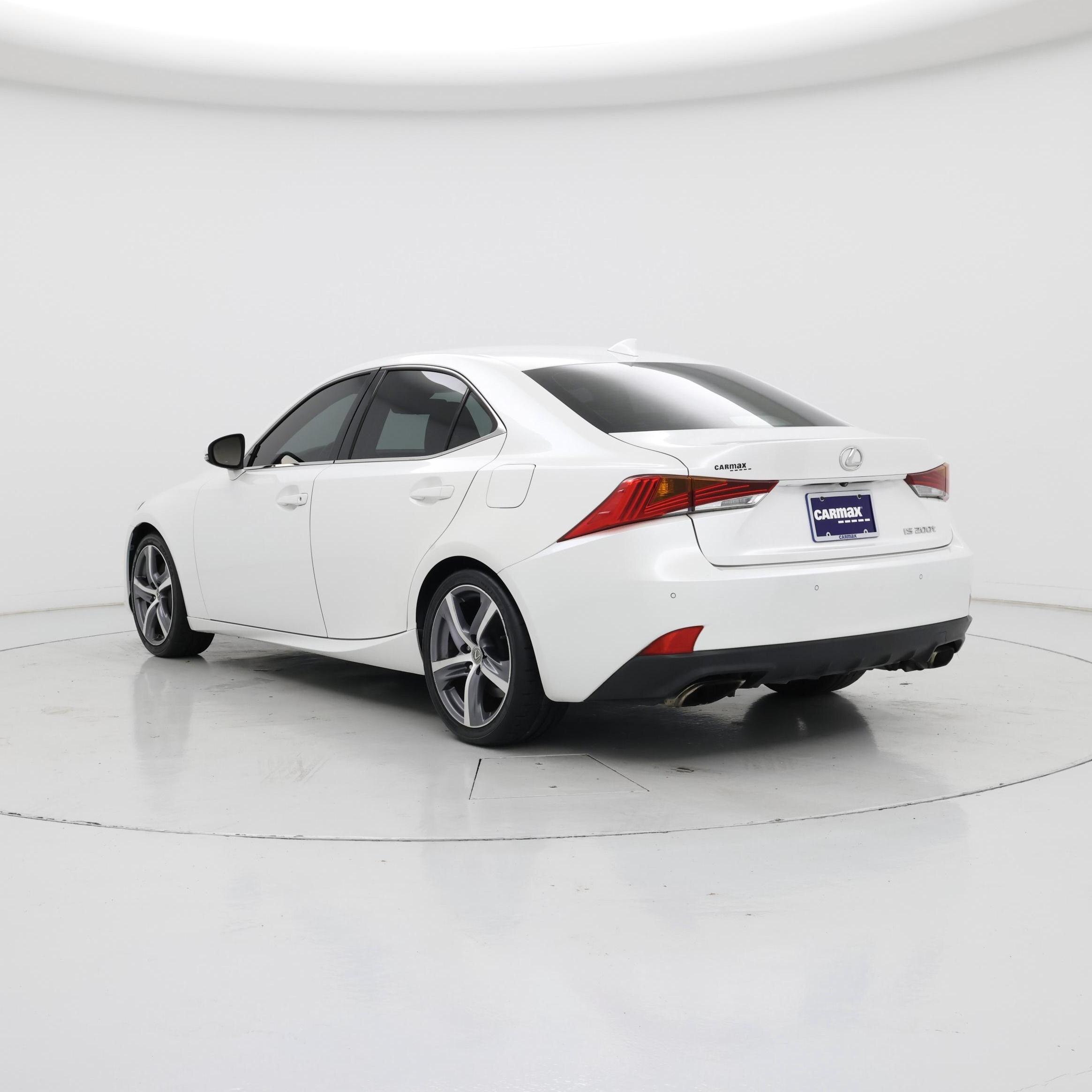 Thumbnail: 2017 Lexus IS - 2