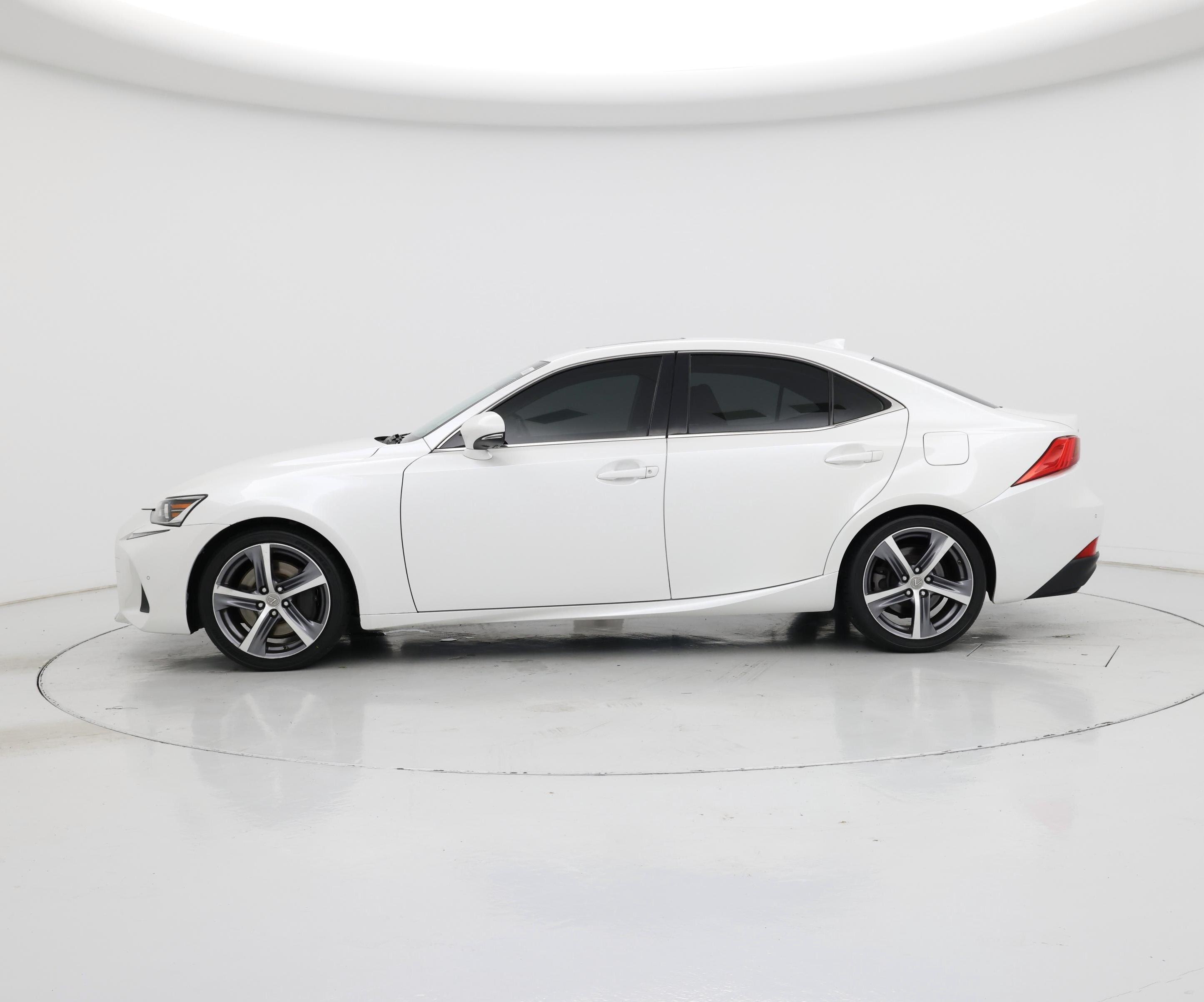 Thumbnail: 2017 Lexus IS - 3