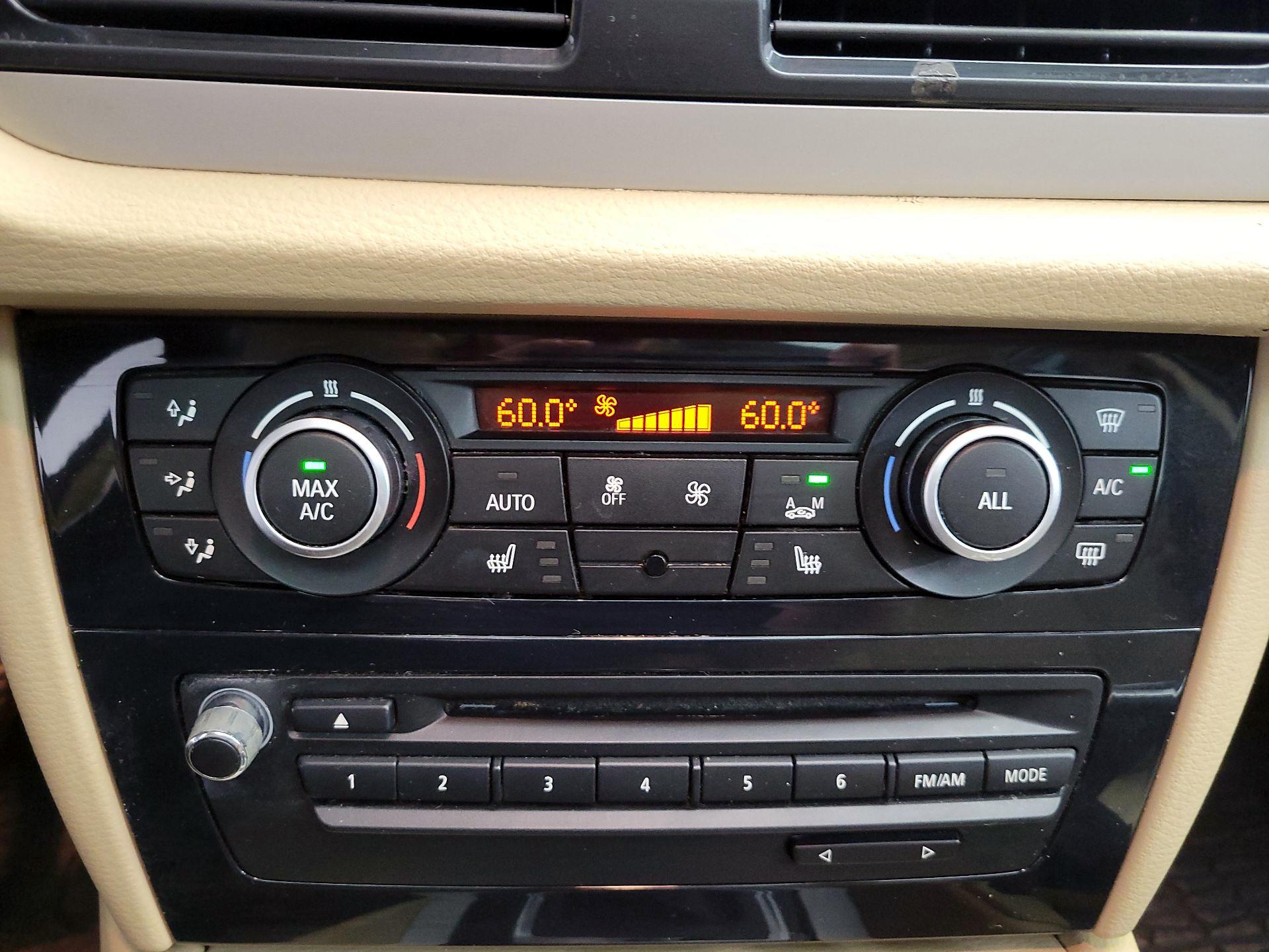 Thumbnail: 2015 BMW X1 - 17