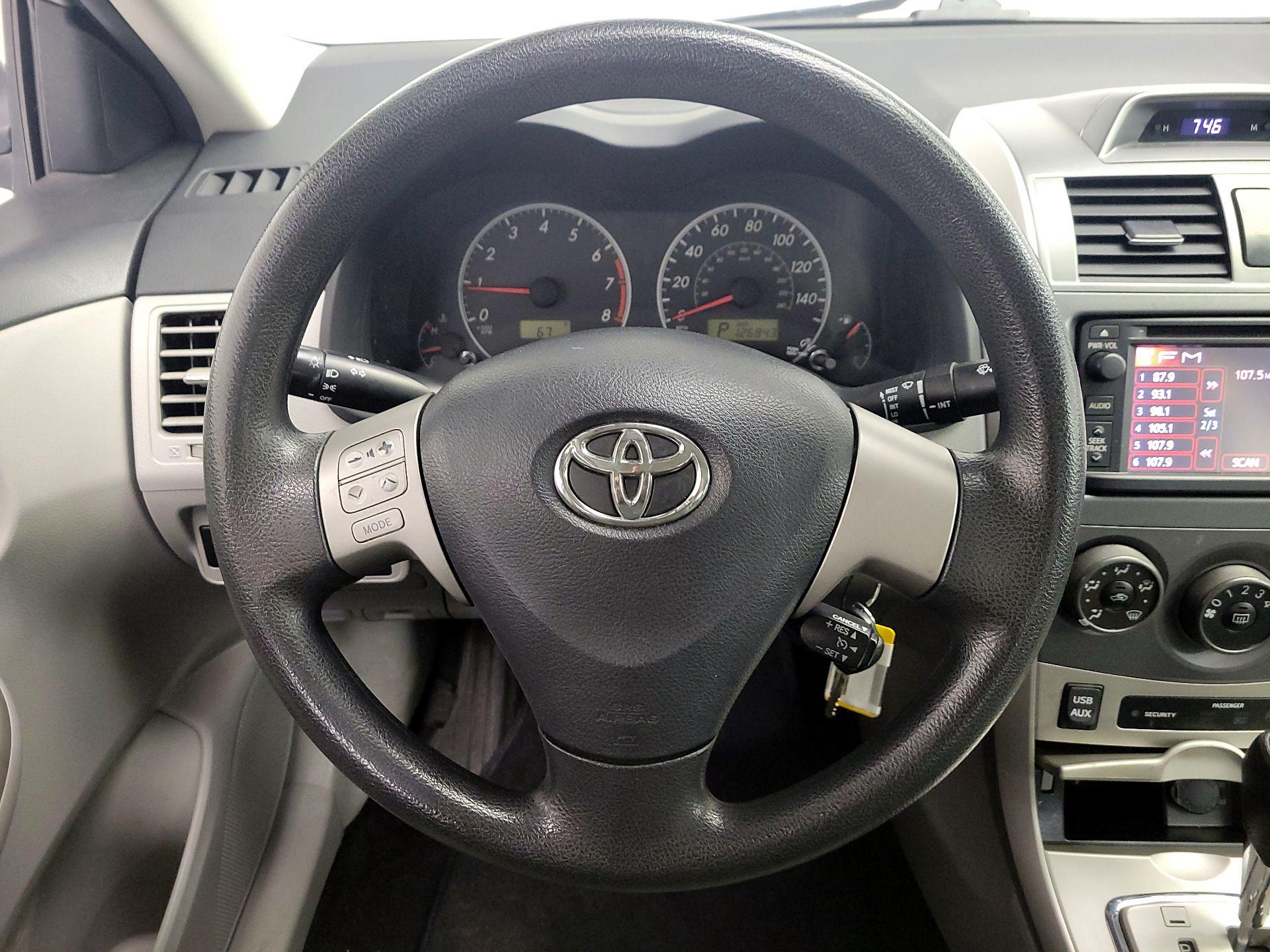 Thumbnail: 2013 Toyota Corolla - 10