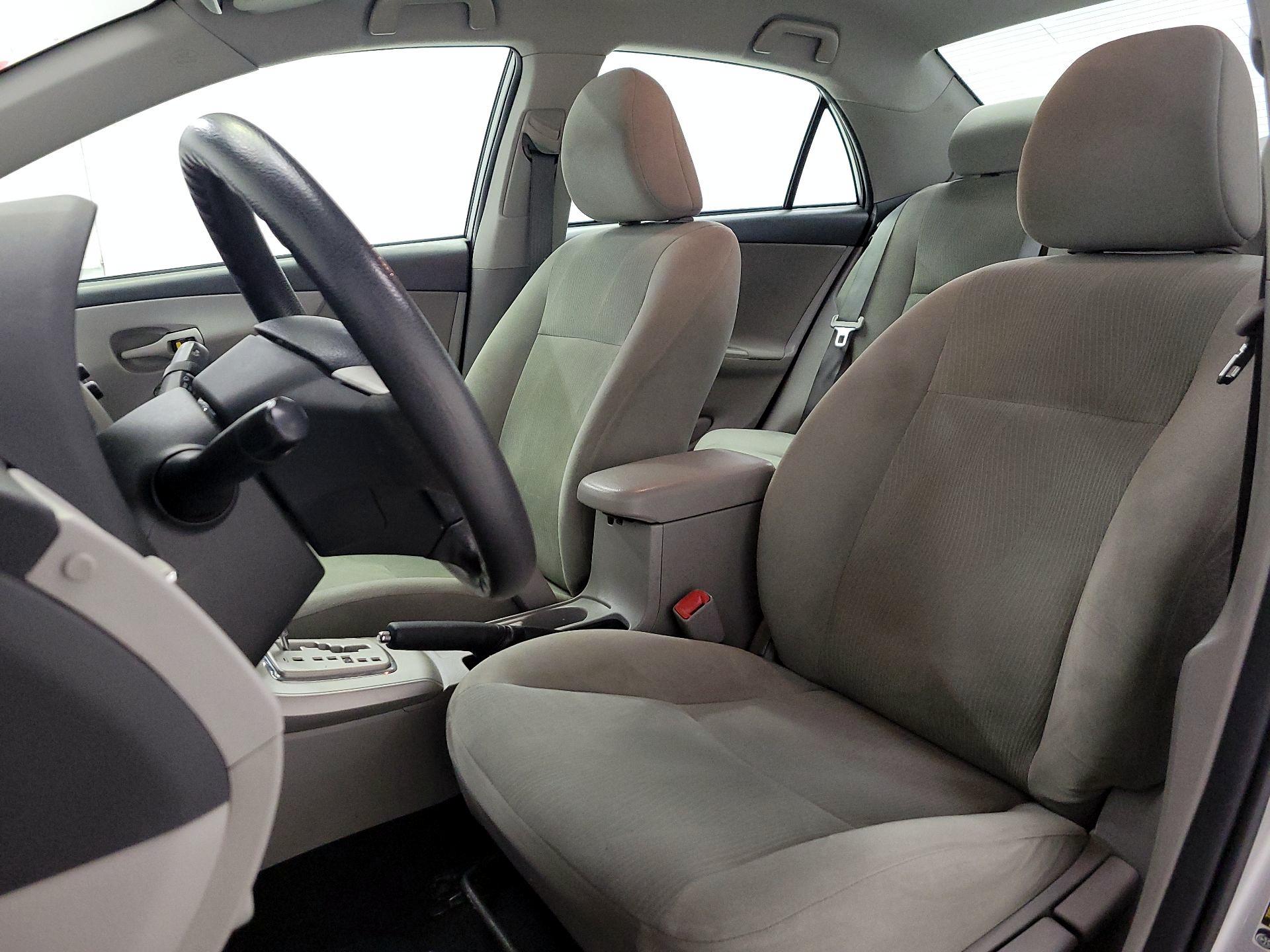 Thumbnail: 2013 Toyota Corolla - 11