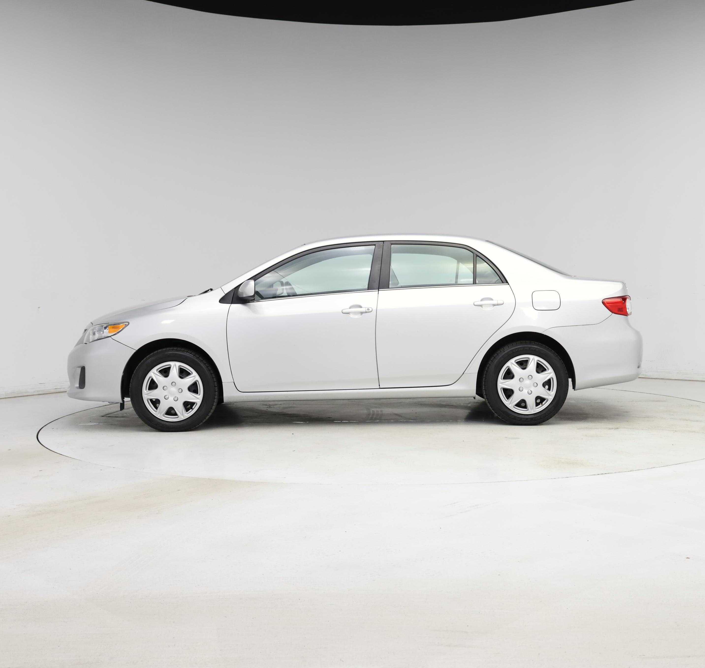 Thumbnail: 2013 Toyota Corolla - 3