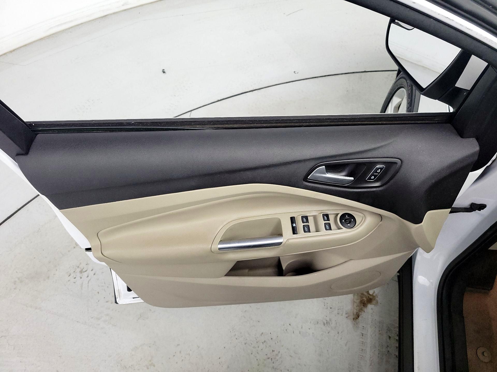 Thumbnail: 2015 Ford Escape - 12