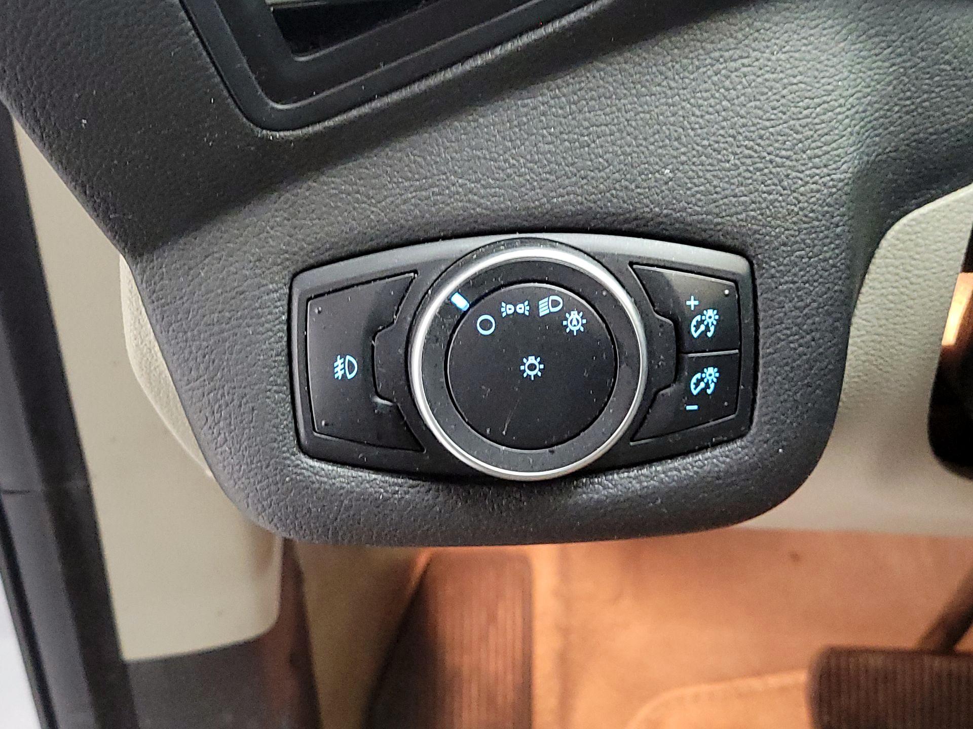 Thumbnail: 2015 Ford Escape - 13