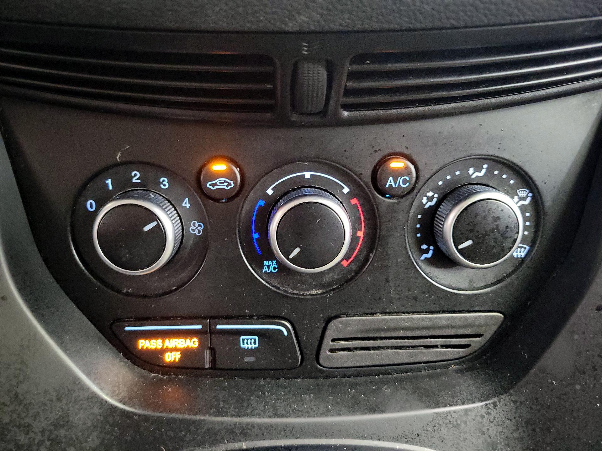 Thumbnail: 2015 Ford Escape - 16