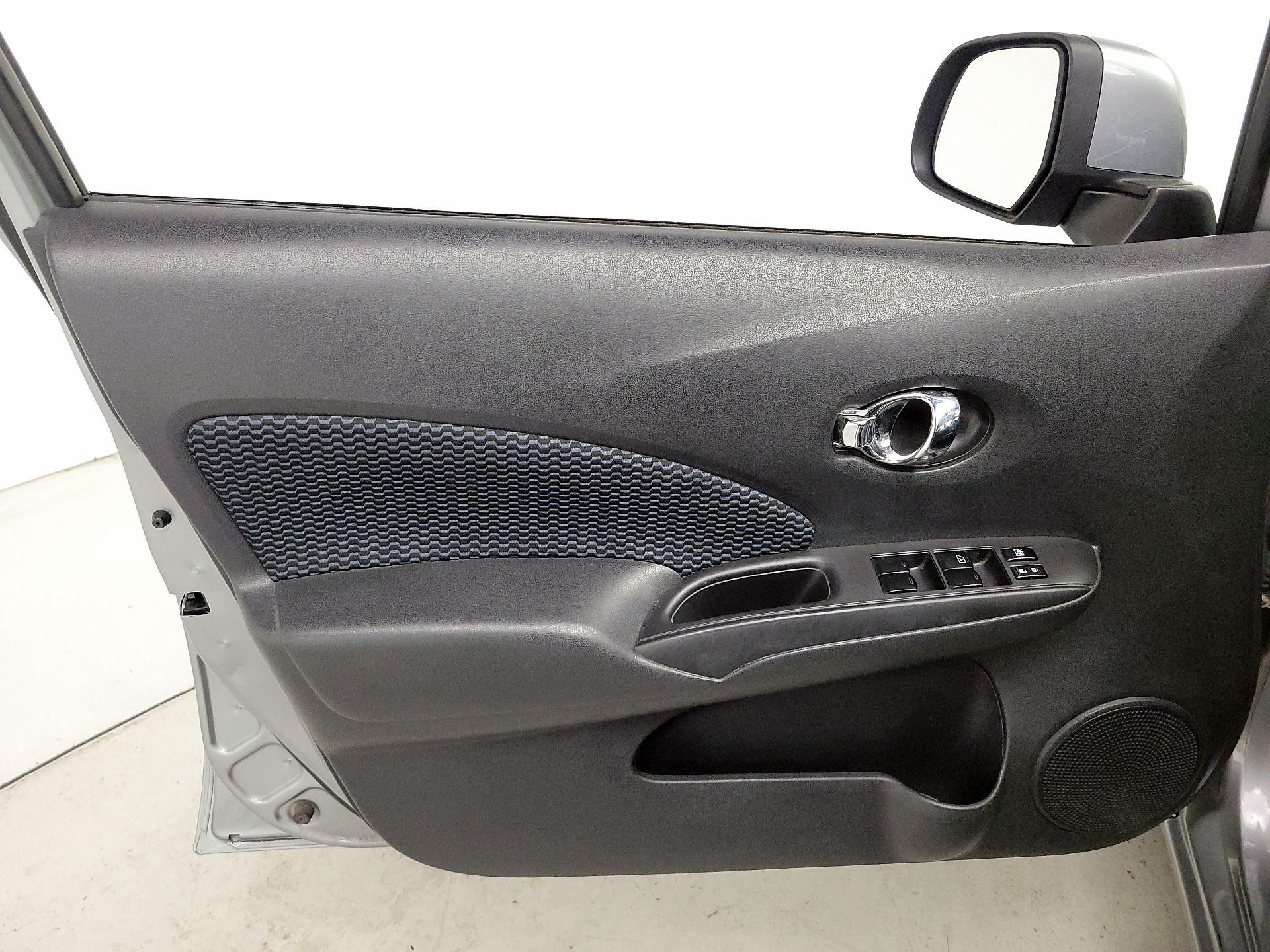 Thumbnail: 2014 Nissan Versa Note - 12