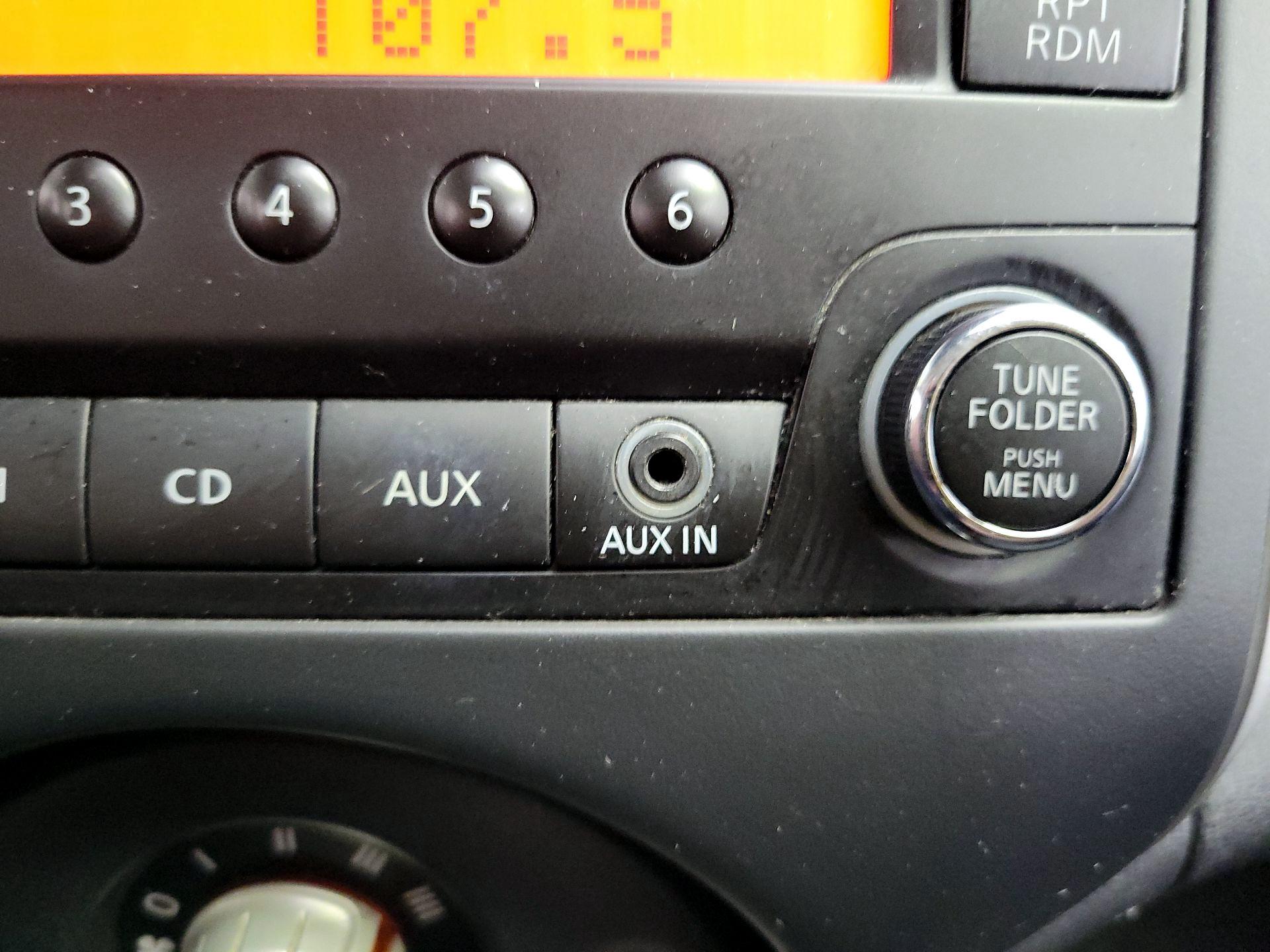 Thumbnail: 2014 Nissan Versa Note - 17